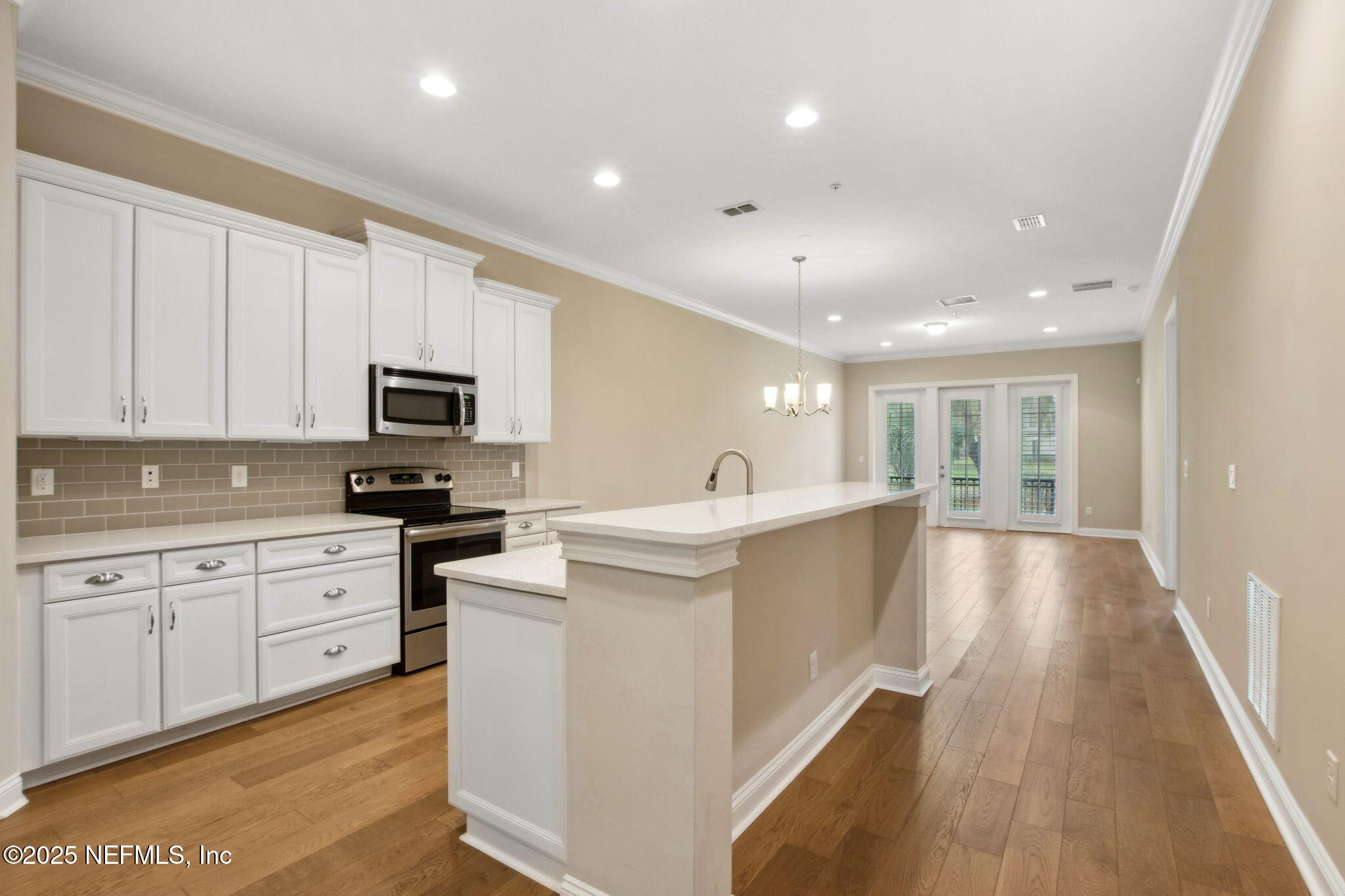 95158 SUMMERWOODS Circle 2003