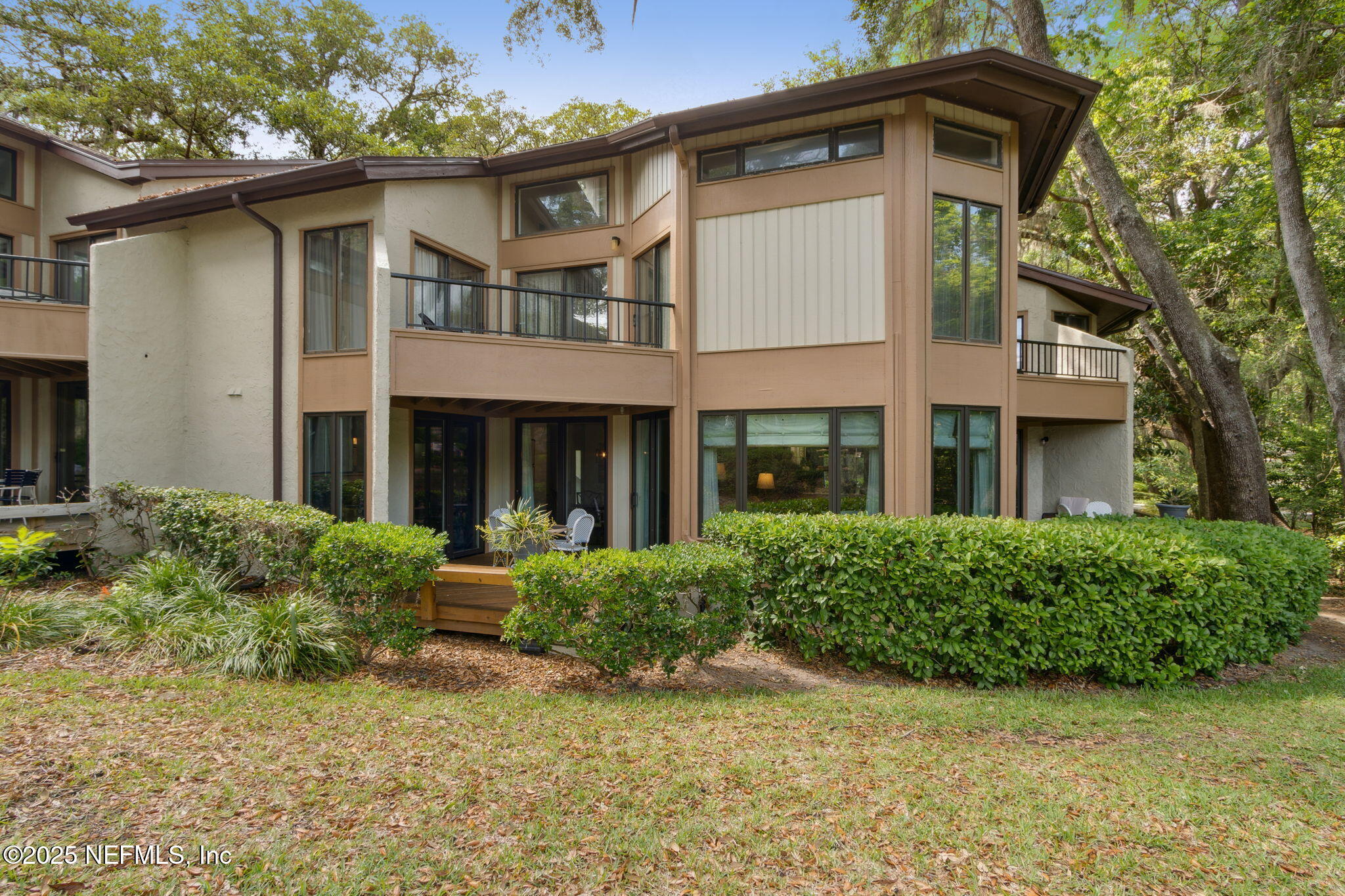 2306/2308 BOXWOOD Lane