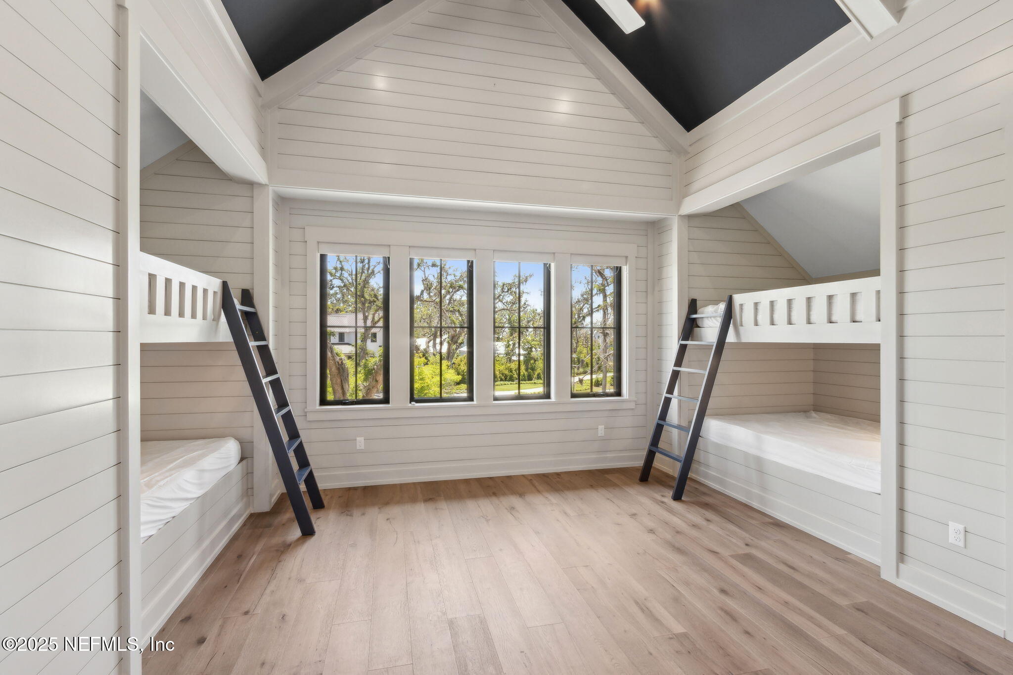 25 BALD EAGLE Court