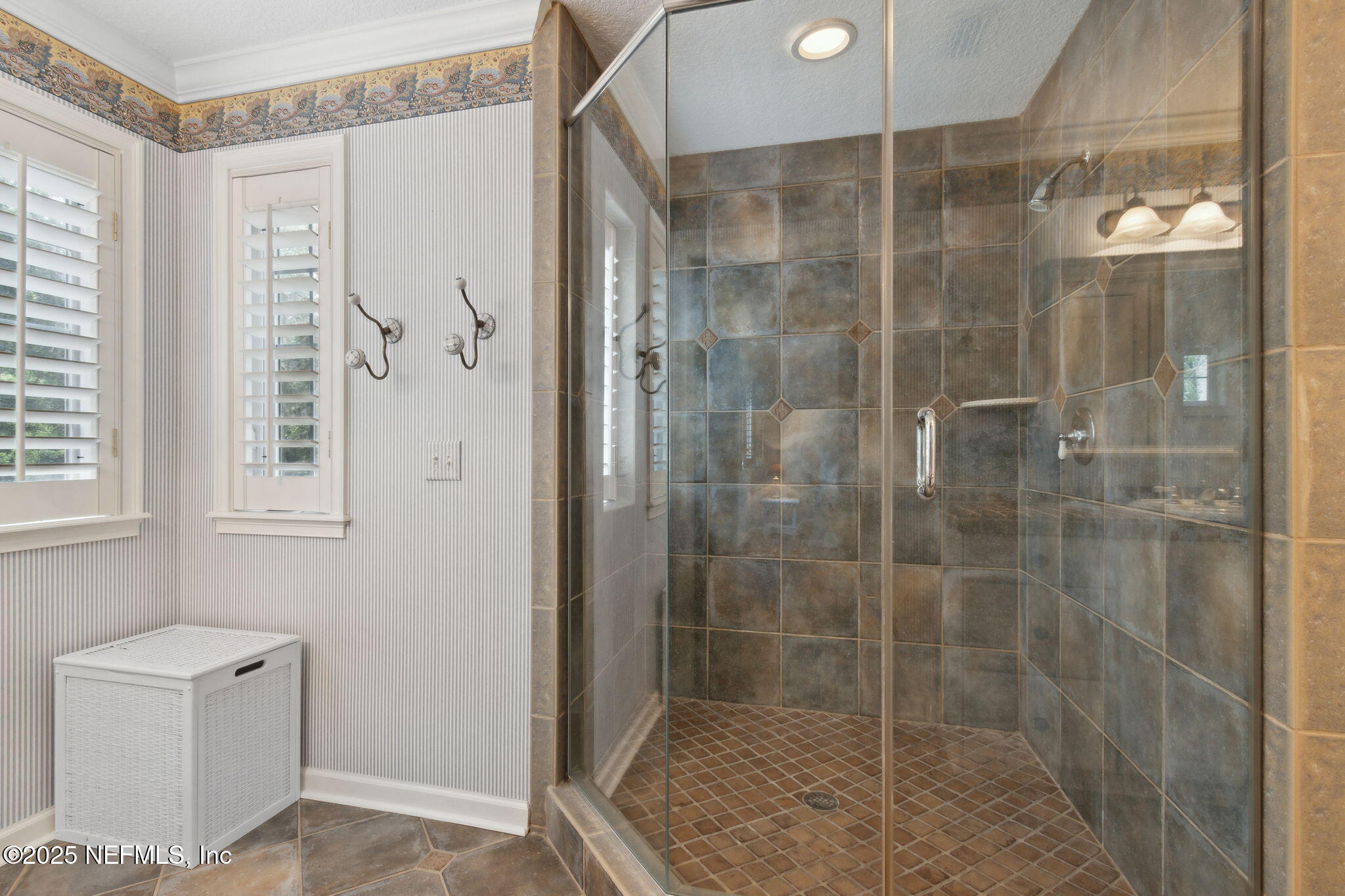 2 HERON OAKS Court