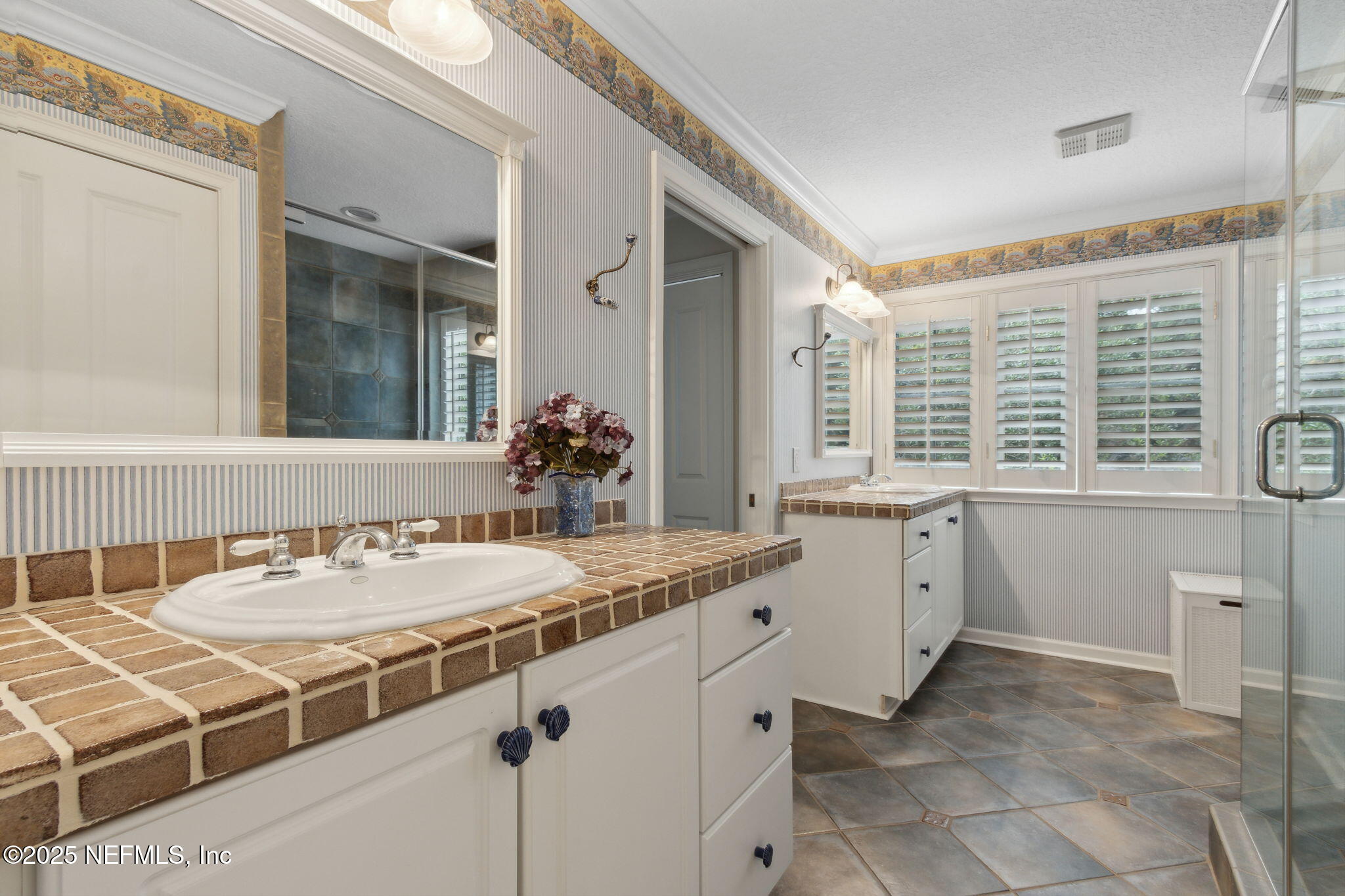 2 HERON OAKS Court