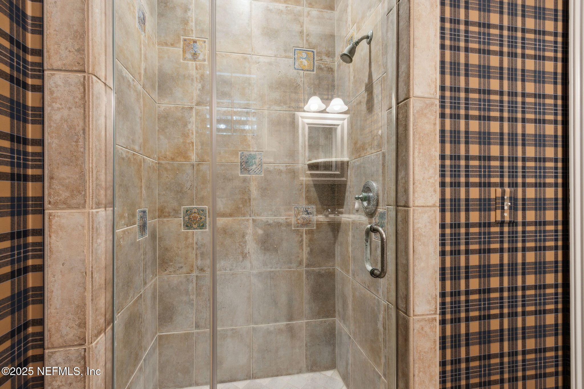 2 HERON OAKS Court