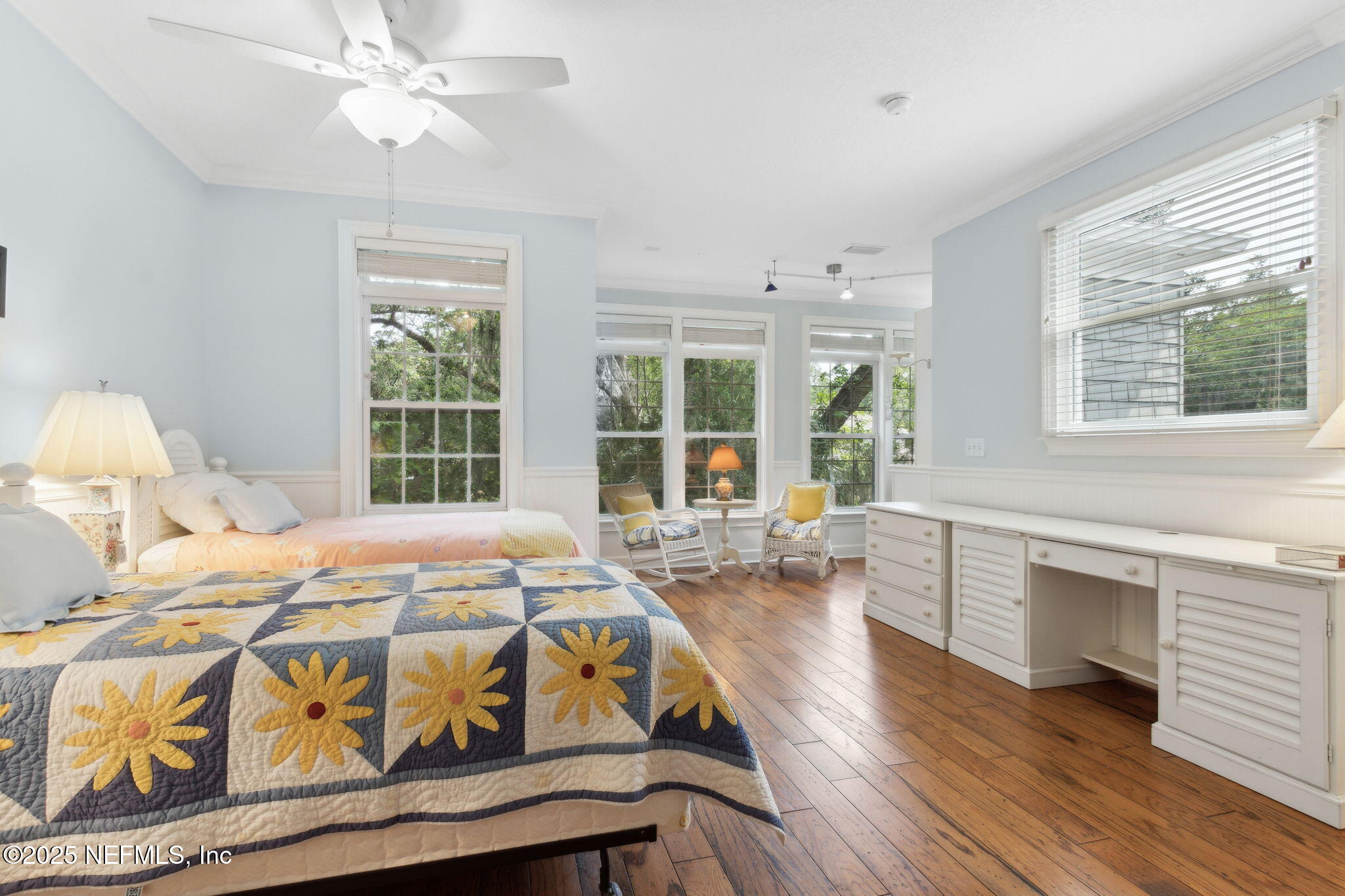 2 HERON OAKS Court