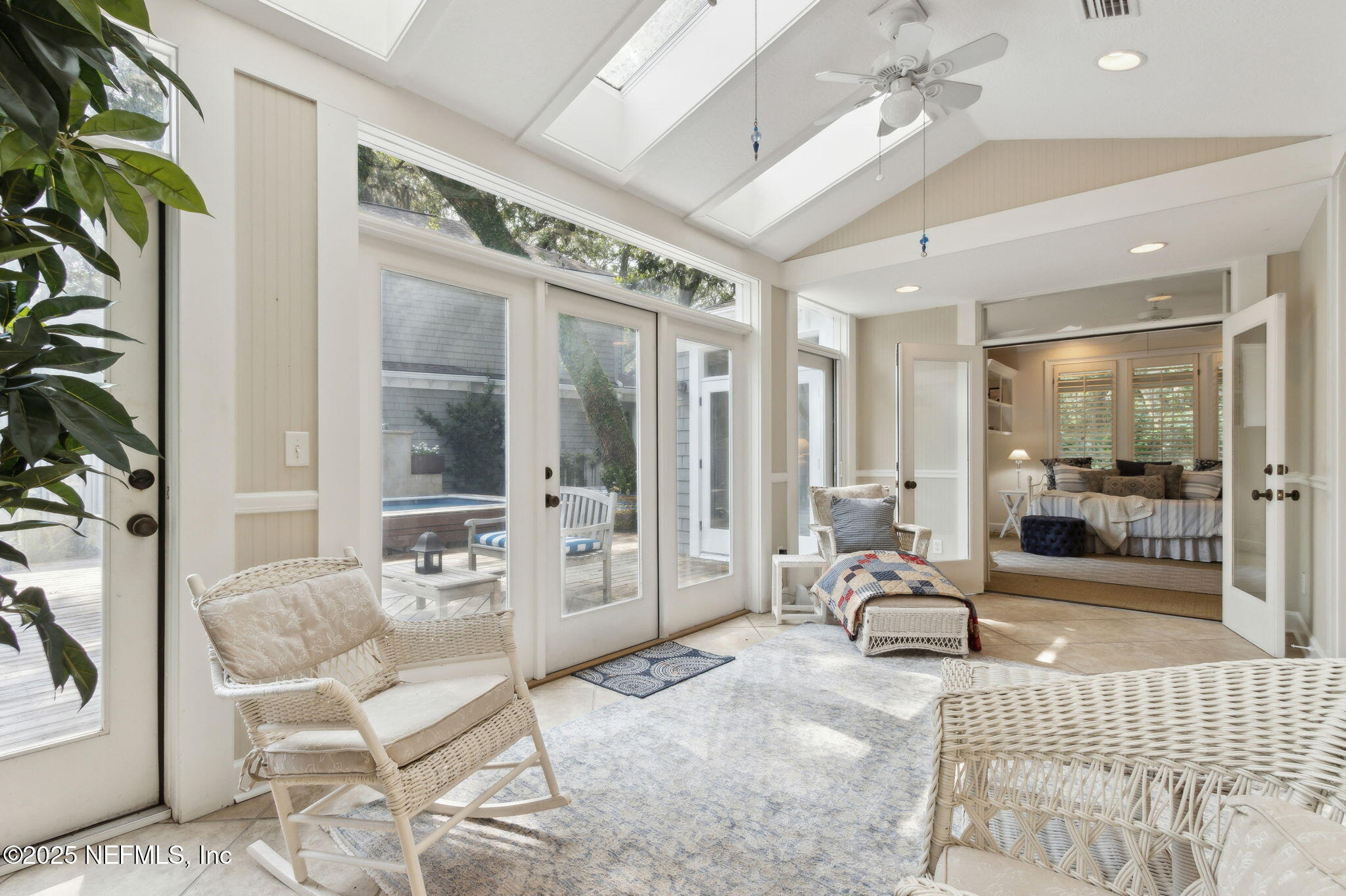 2 HERON OAKS Court