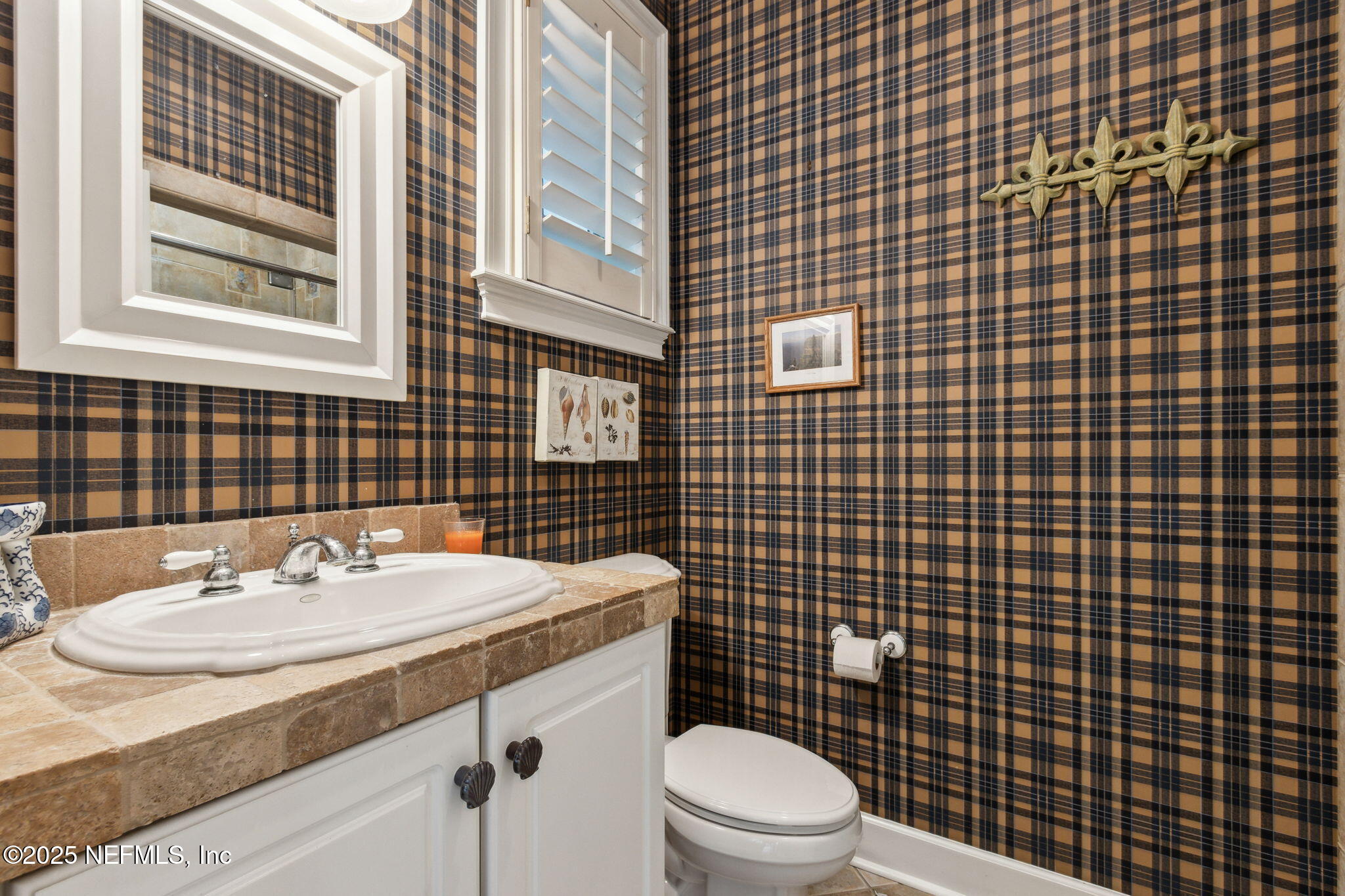 2 HERON OAKS Court