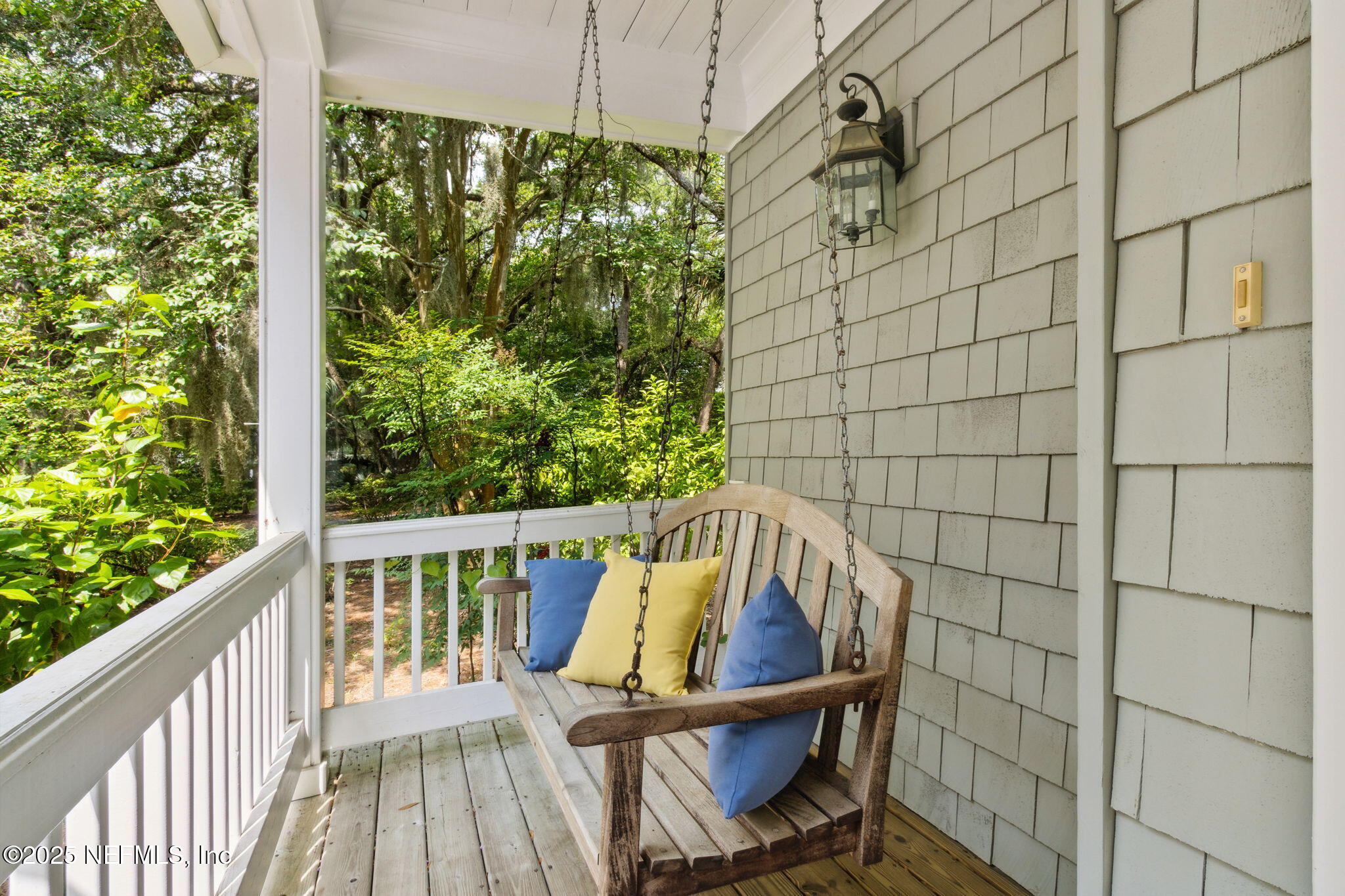 2 HERON OAKS Court