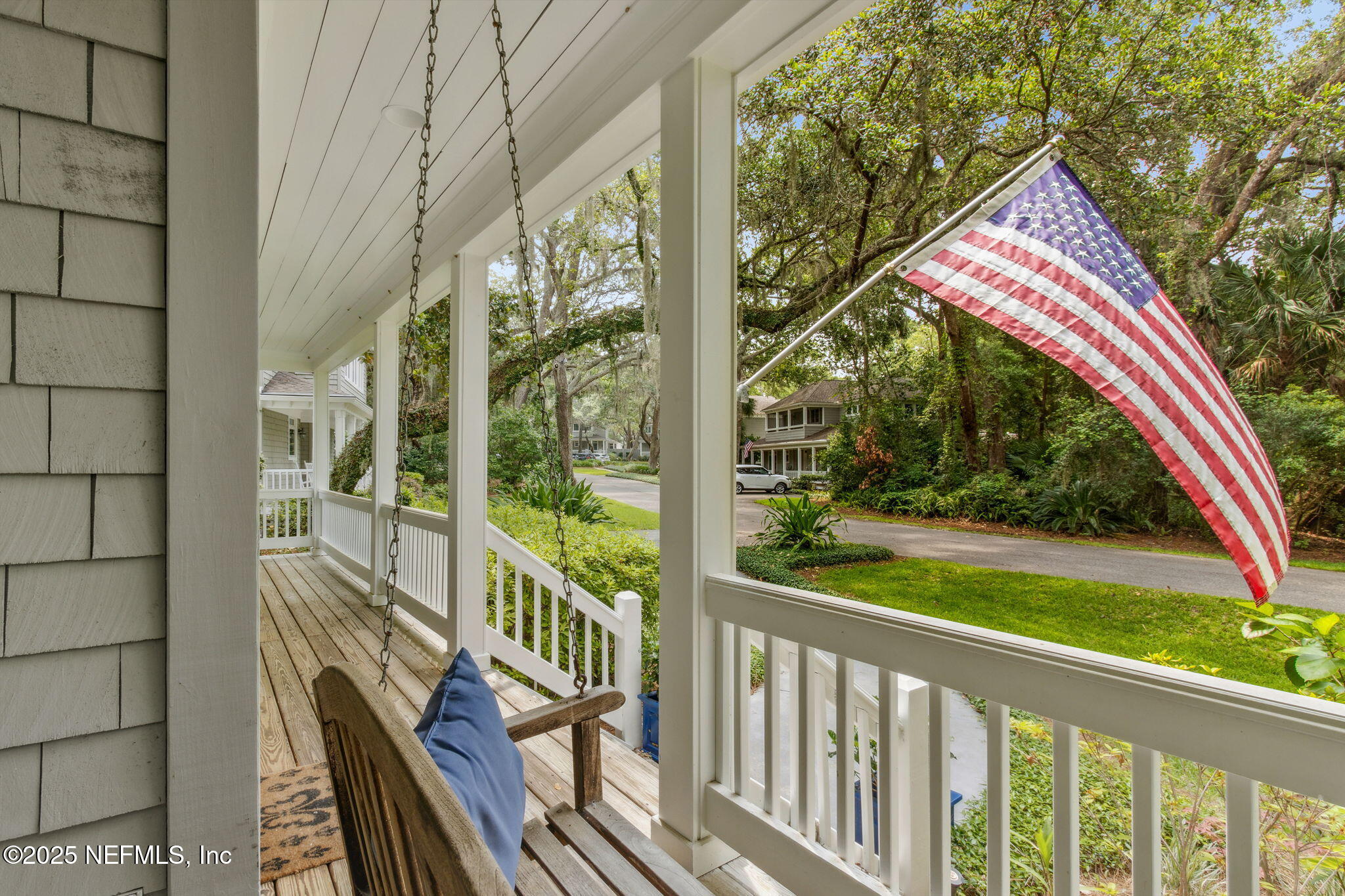 2 HERON OAKS Court