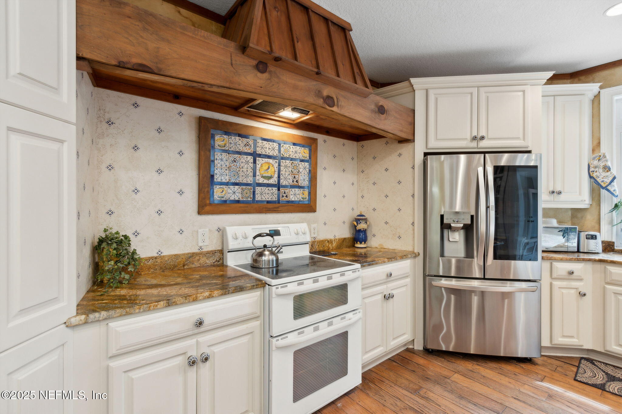 2 HERON OAKS Court