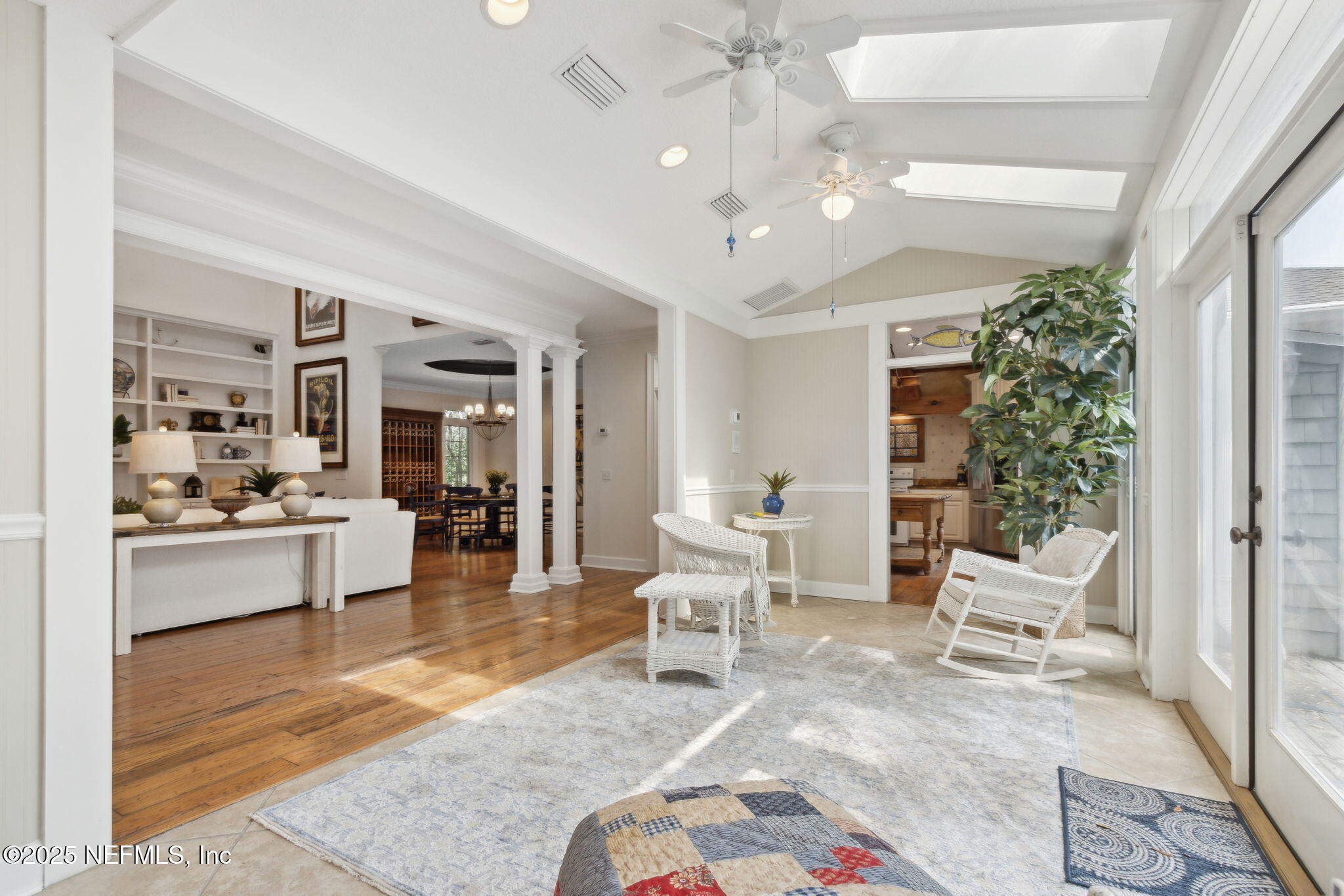 2 HERON OAKS Court
