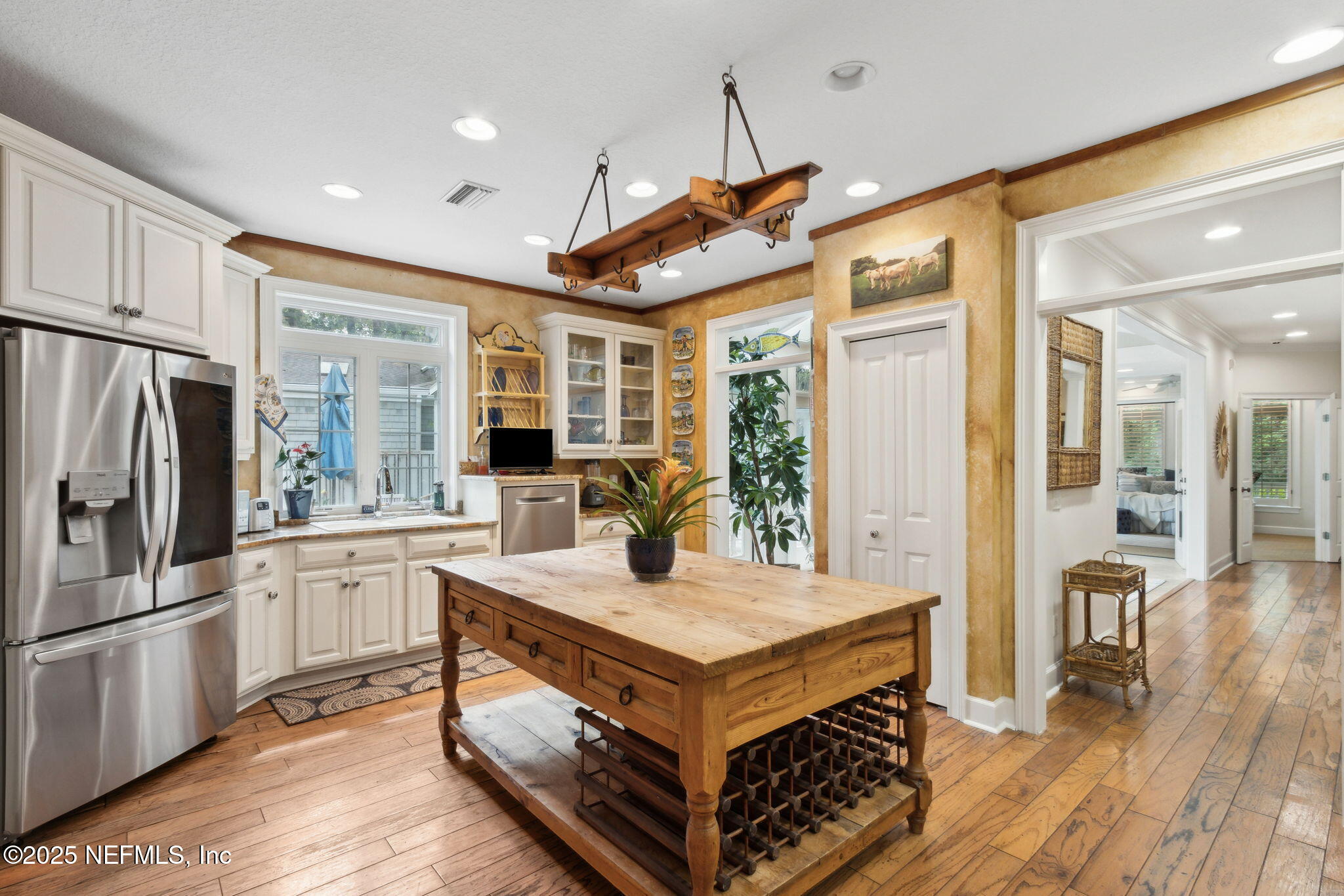 2 HERON OAKS Court