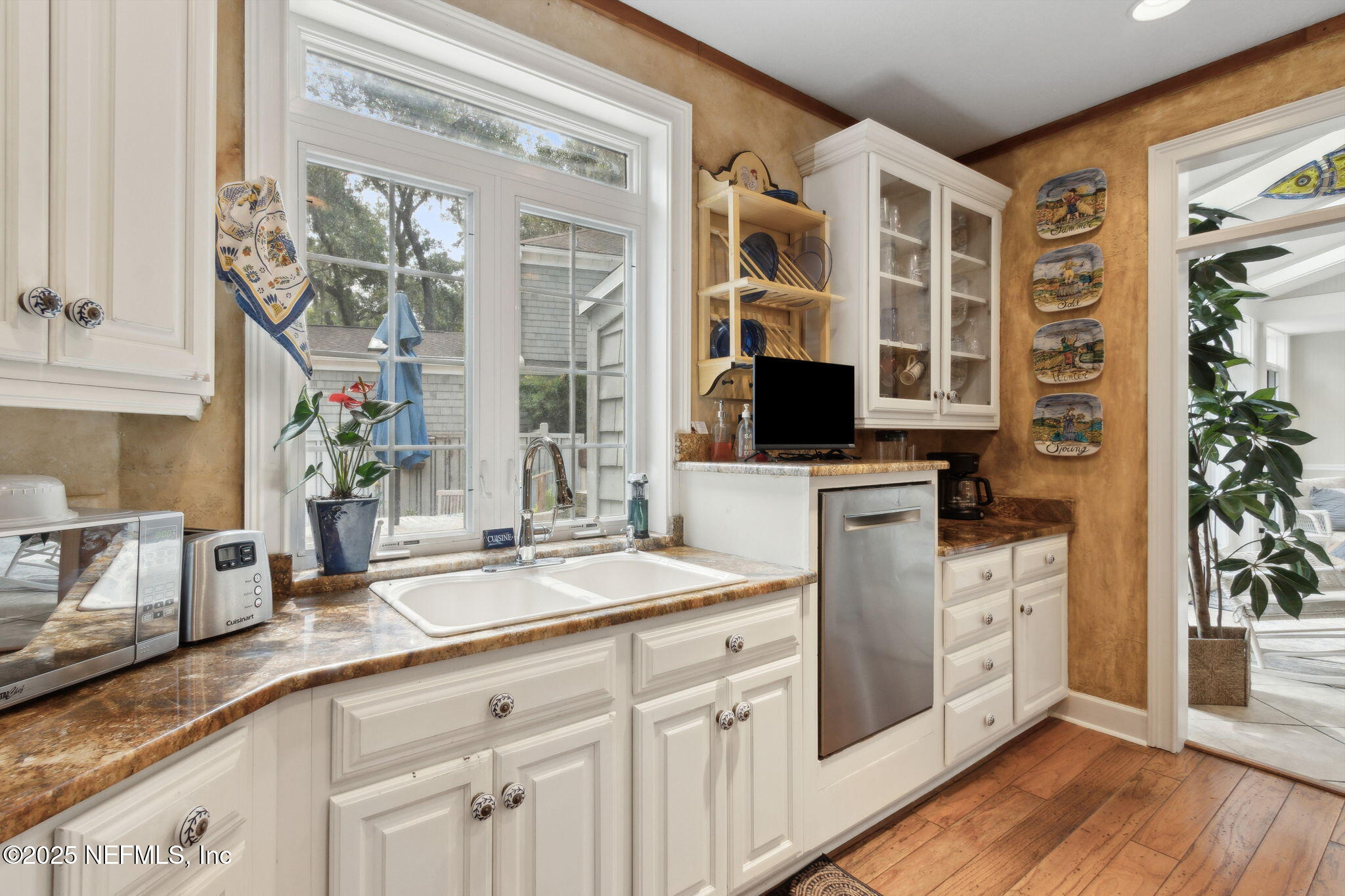 2 HERON OAKS Court
