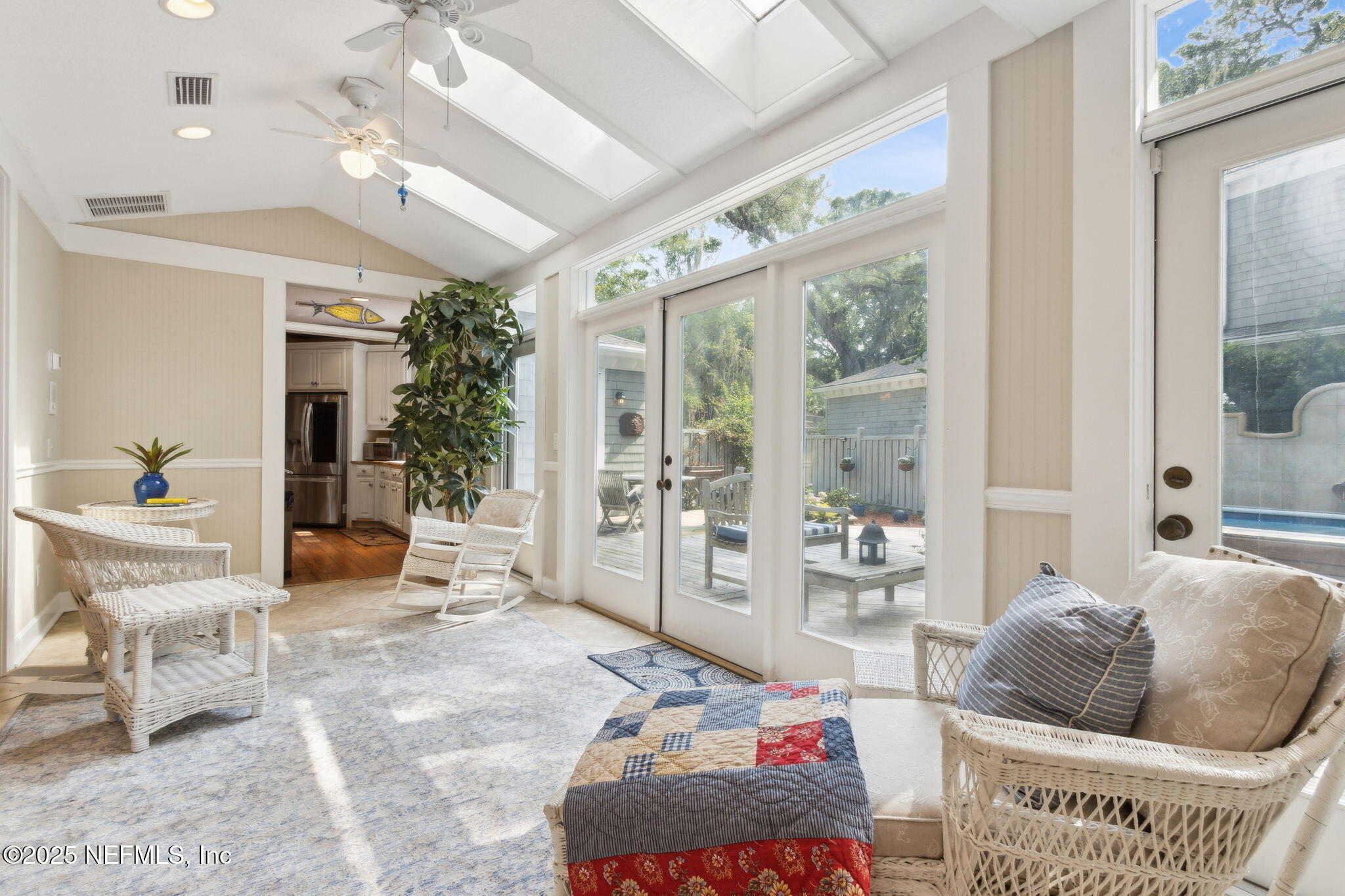 2 HERON OAKS Court