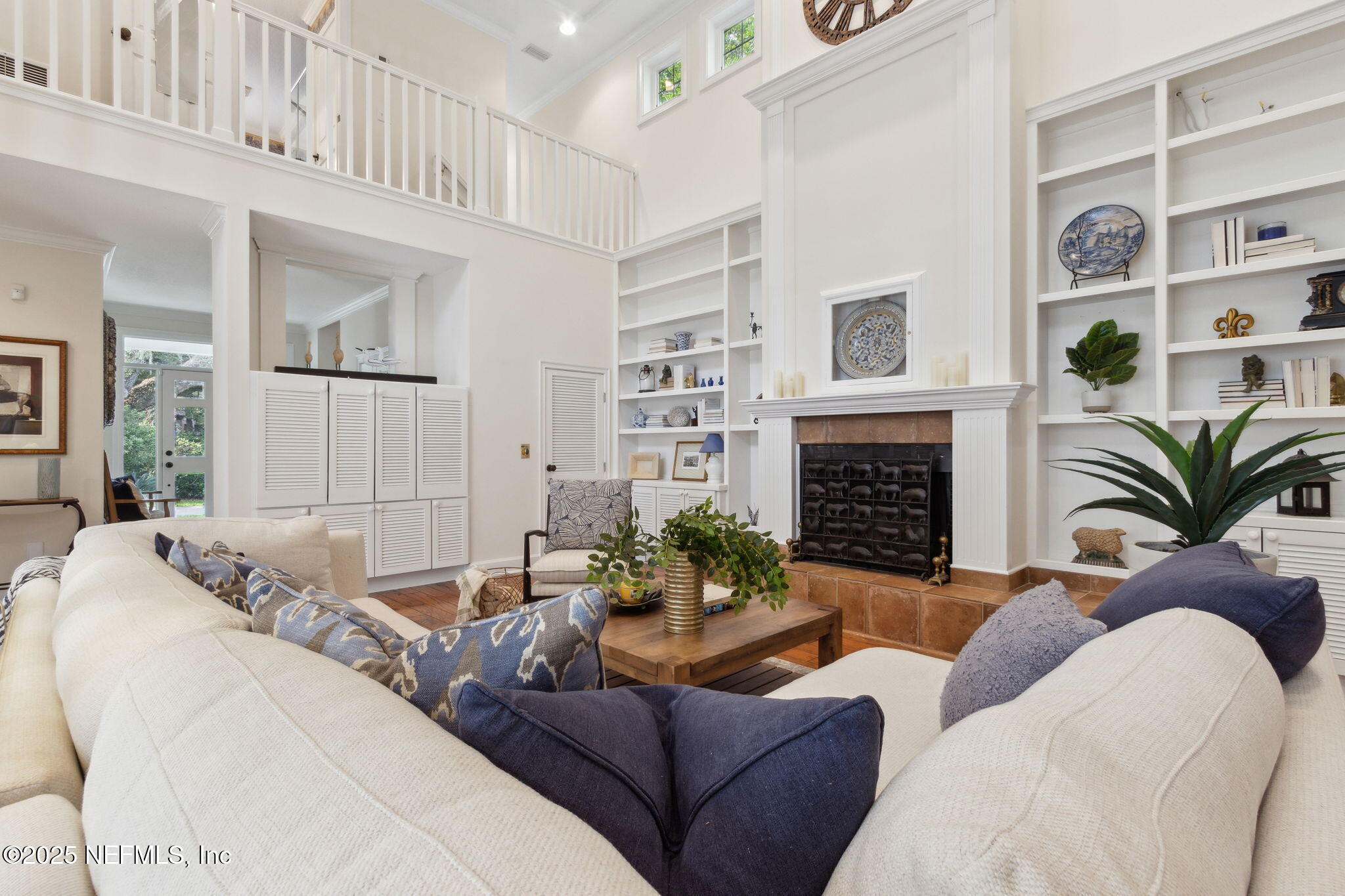 2 HERON OAKS Court