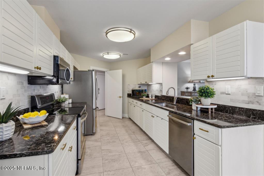 6545 SPYGLASS Circle