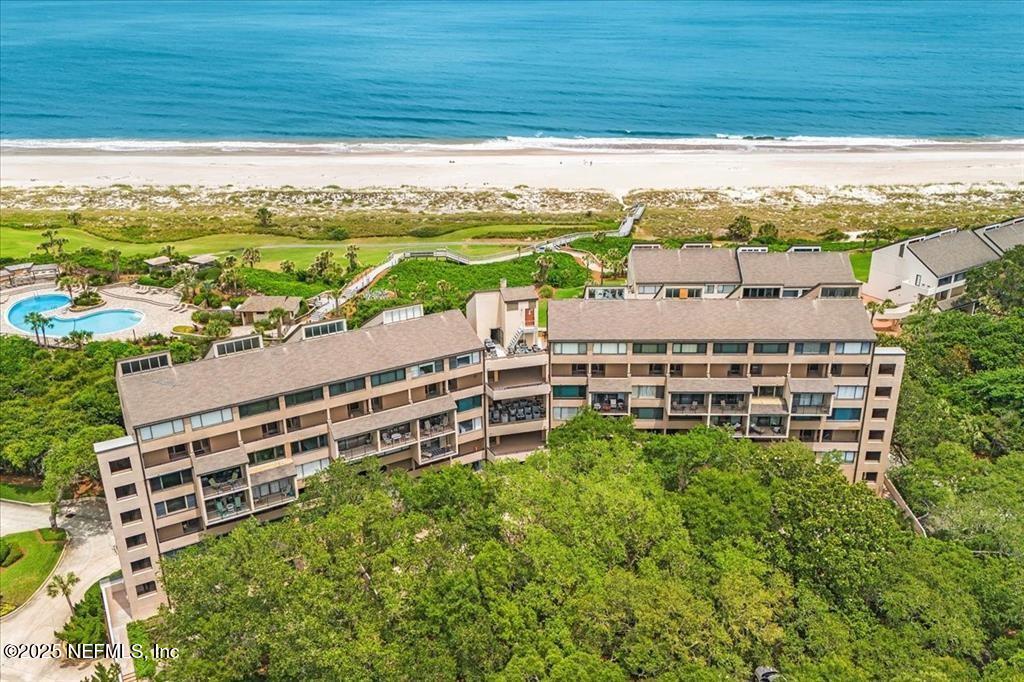 1122 BEACH WALKER Road