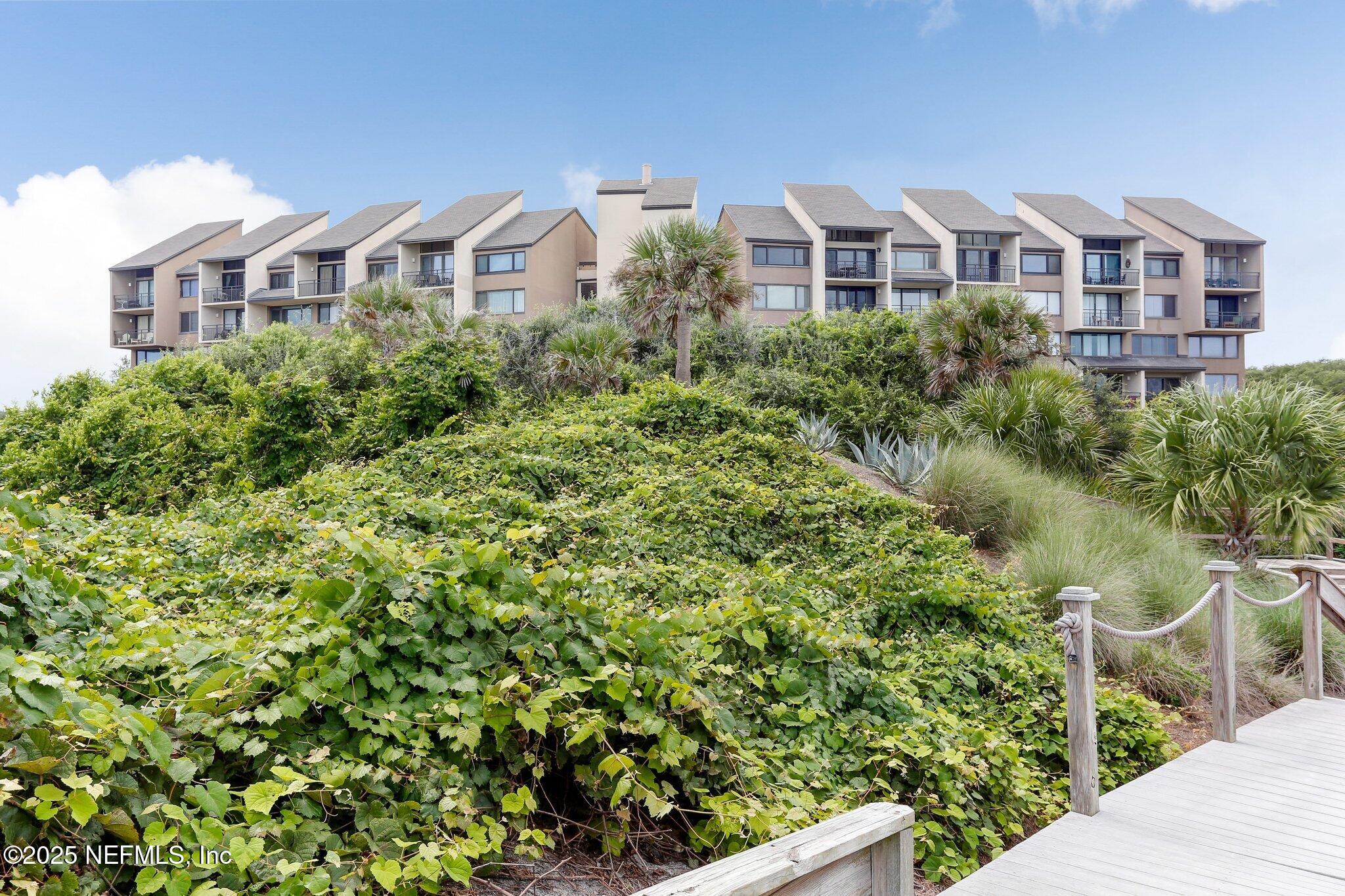 1122 BEACH WALKER Road