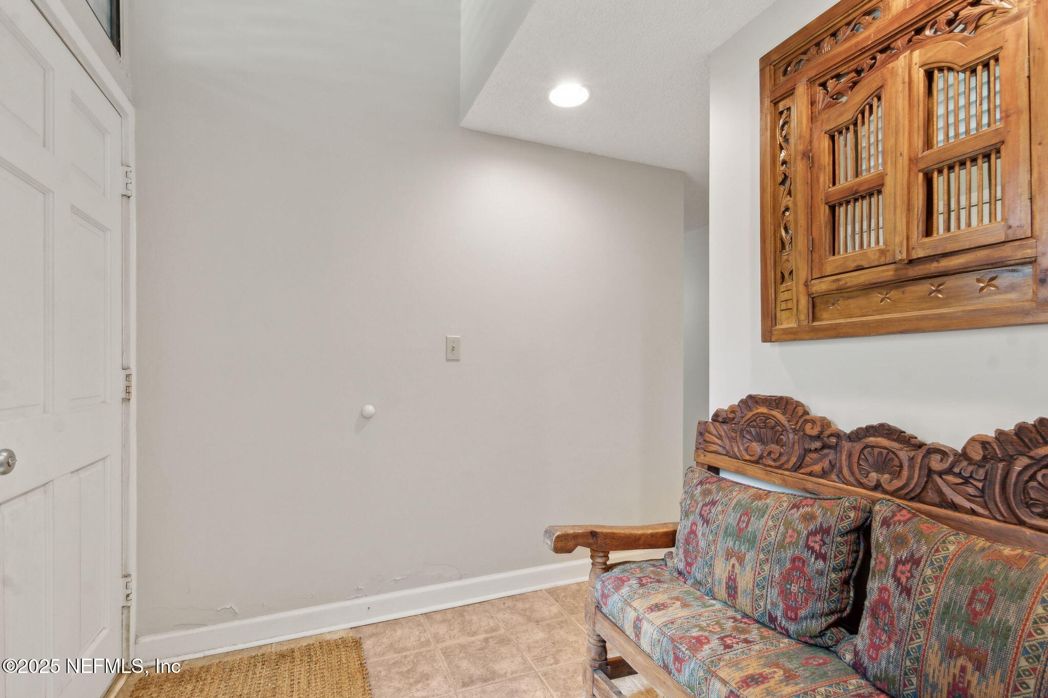 1122 BEACH WALKER Road