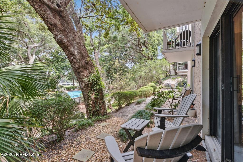 2104 BEACH WOOD Road