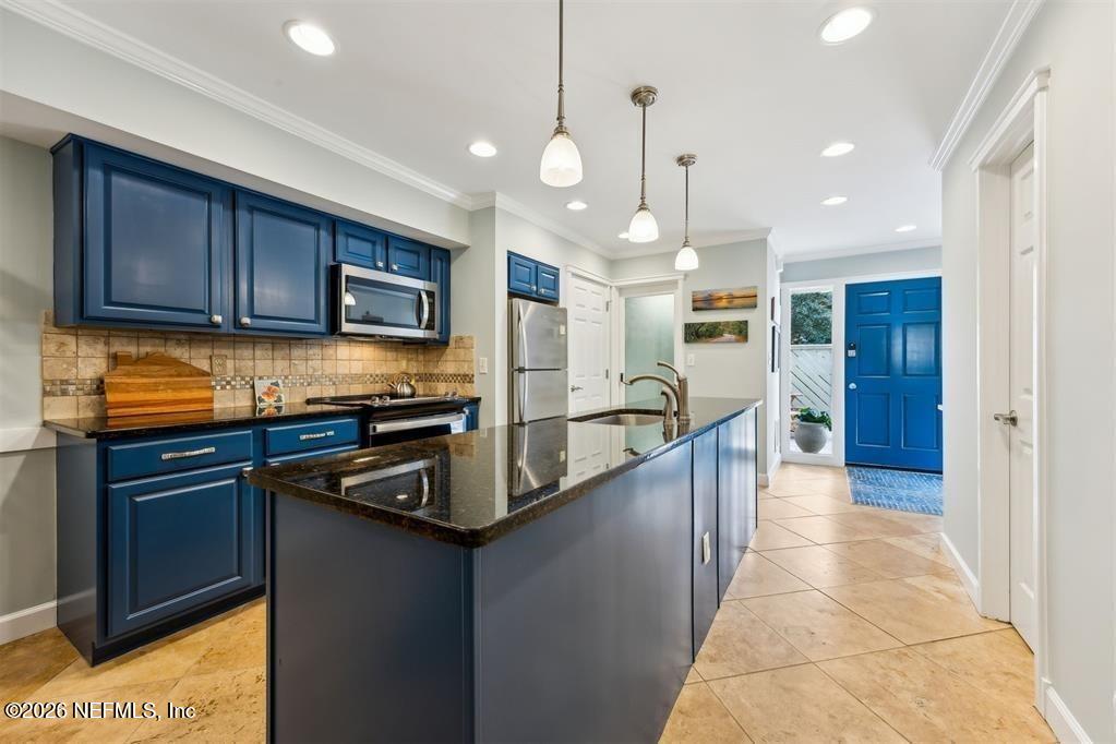 3033 SEA MARSH Road