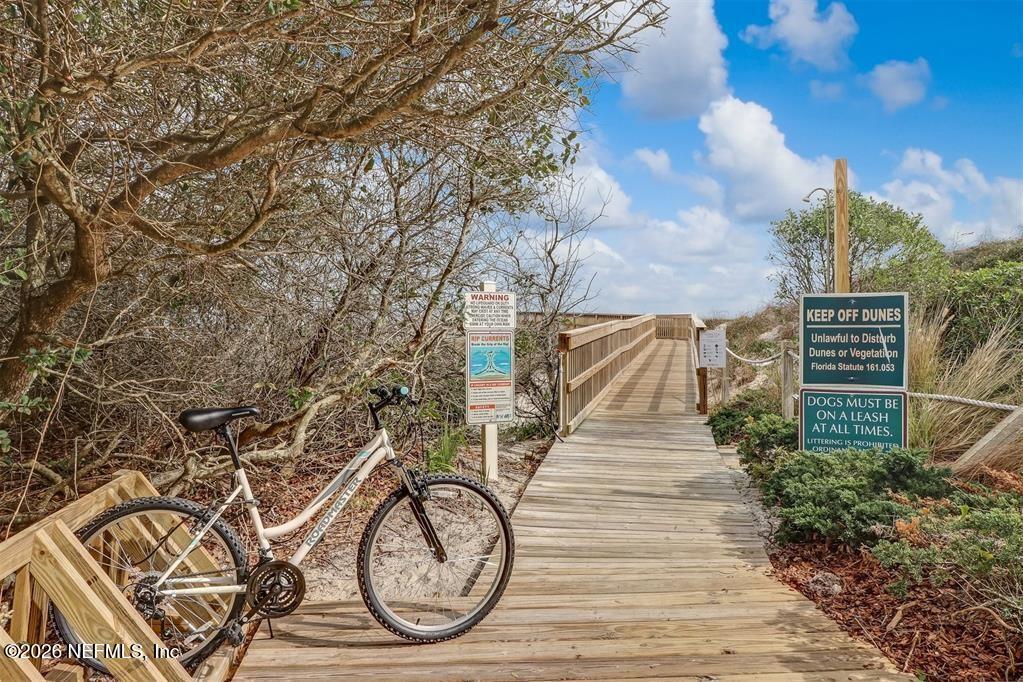 2004 BEACH WOOD Road