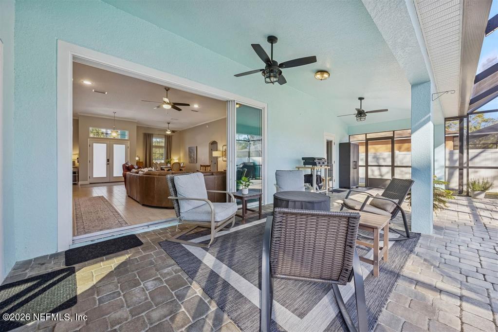 828 SIMMONS Road