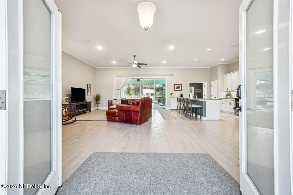 828 SIMMONS Road