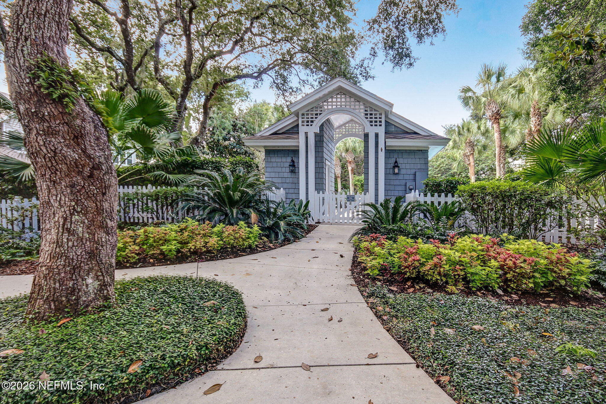 11 LITTLE DUNES Circle