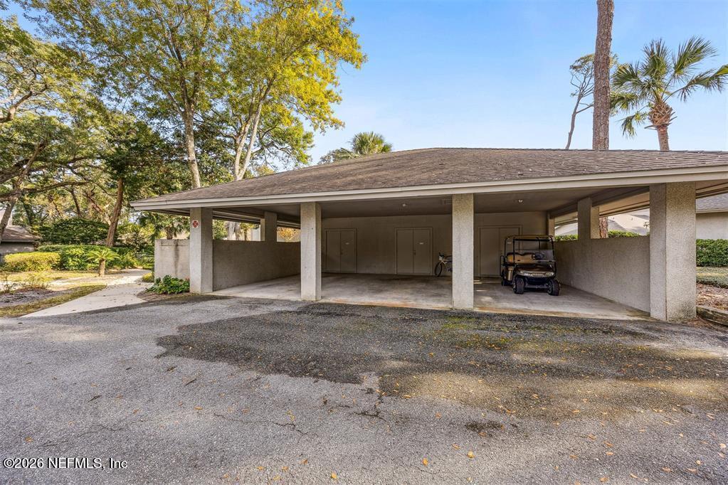 2206 BOXWOOD Lane