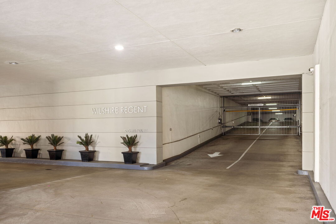 10501 Wilshire Blvd Unit: 1005