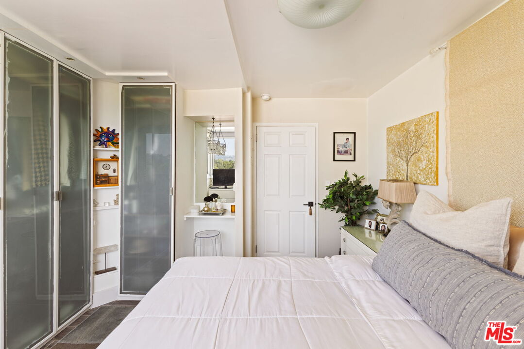 10501 Wilshire Blvd Unit: 1005