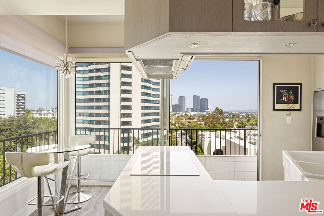 10501 Wilshire Blvd Unit: 1005