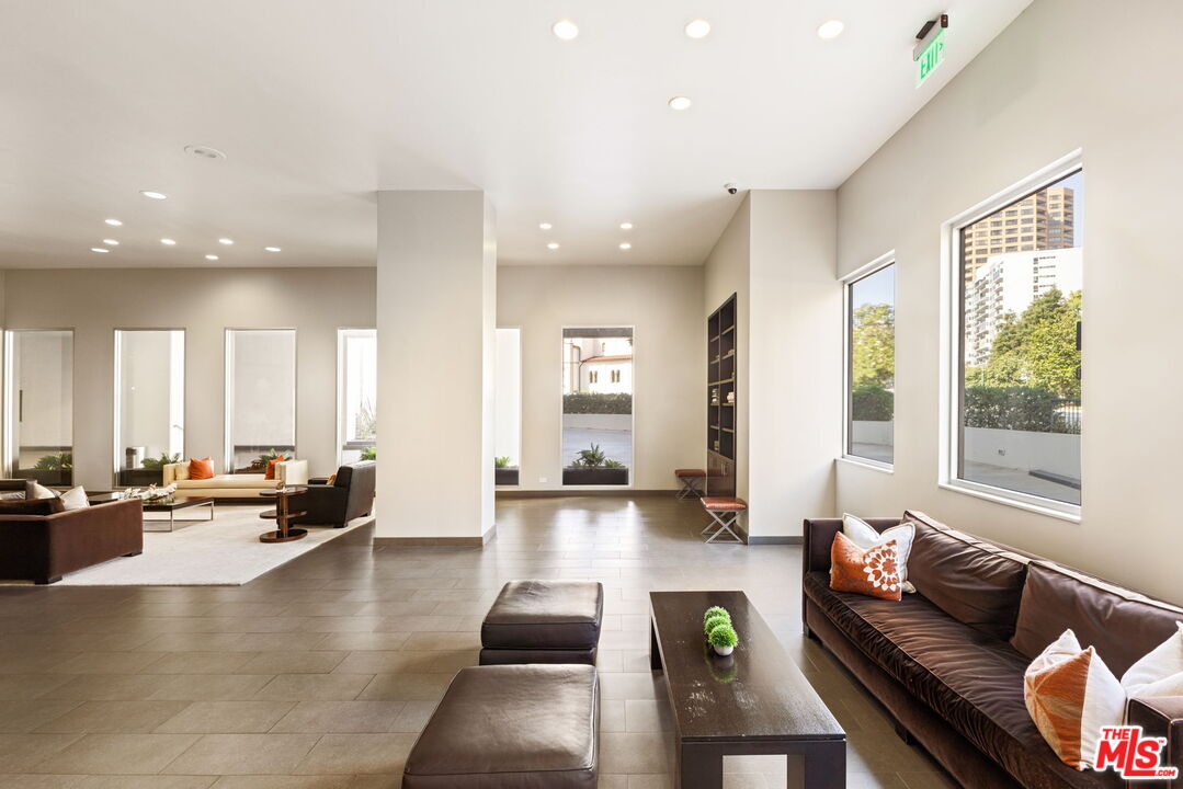 10501 Wilshire Blvd Unit: 1005