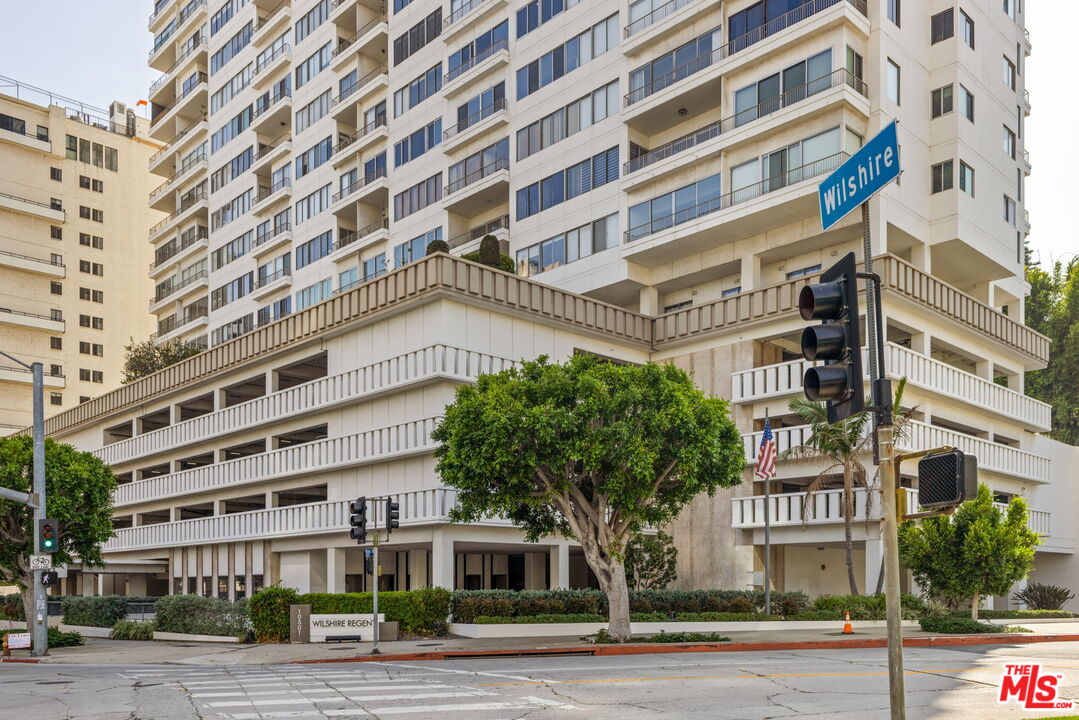 10501 Wilshire Blvd Unit: 1005