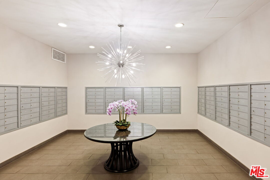 10501 Wilshire Blvd Unit: 1005