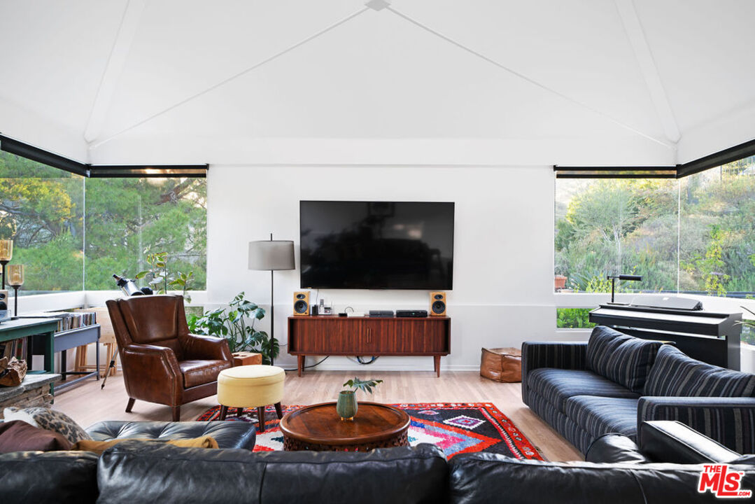 25761 Vista Verde Dr