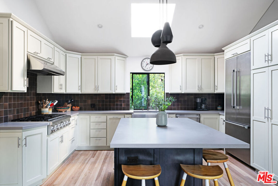 25761 Vista Verde Dr