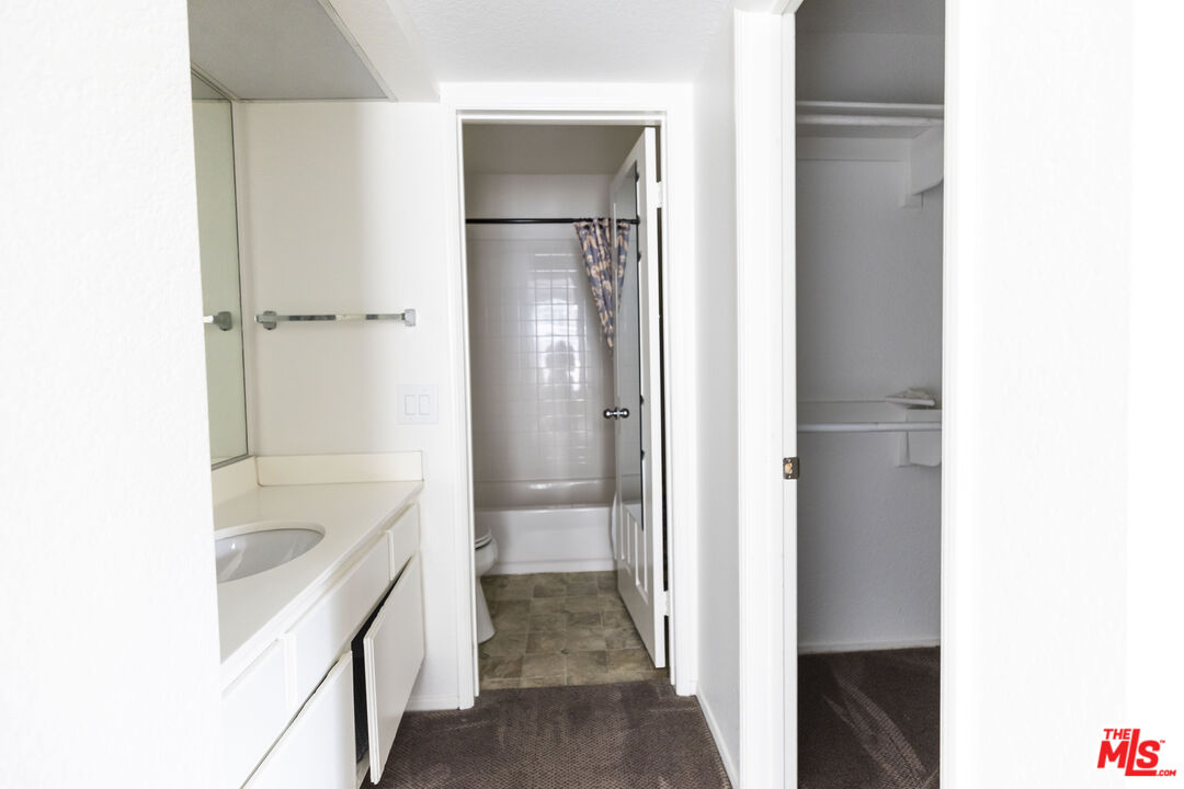 5782 Oak Bank Trl Unit: TL105