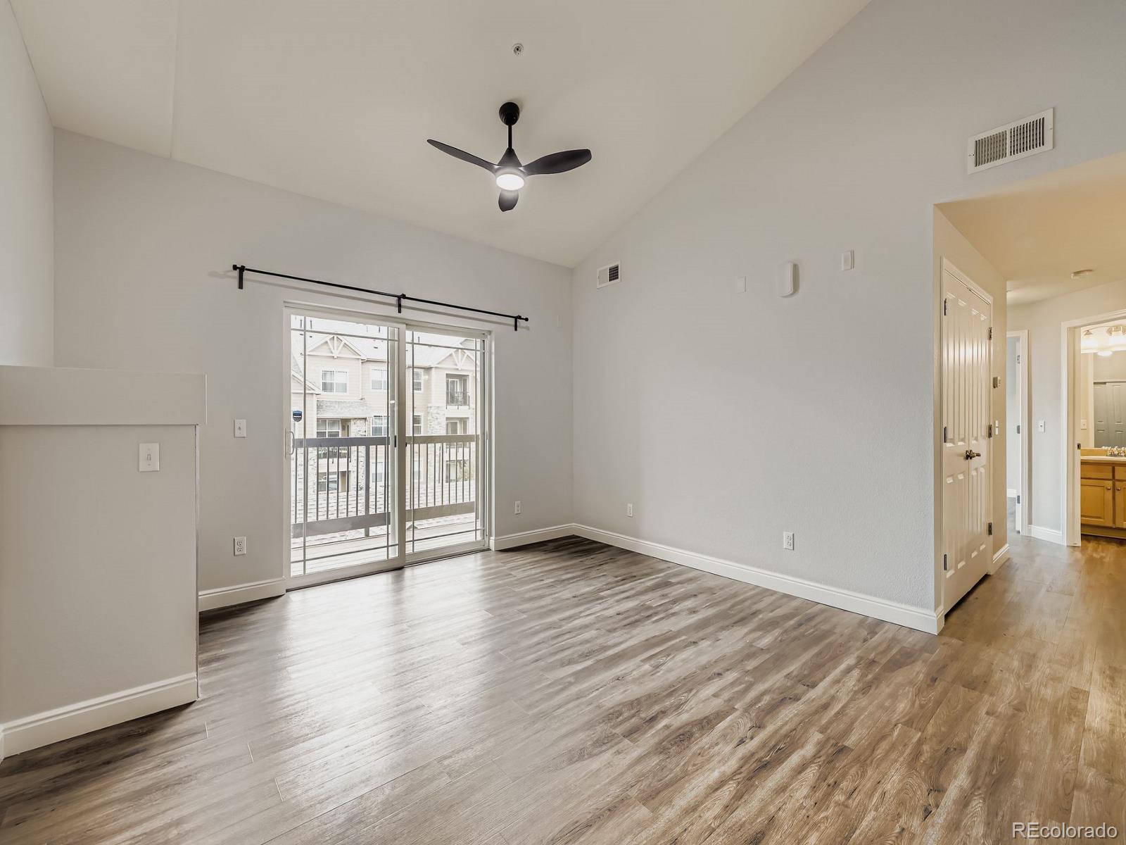 10061 W Victoria Place Unit: 204