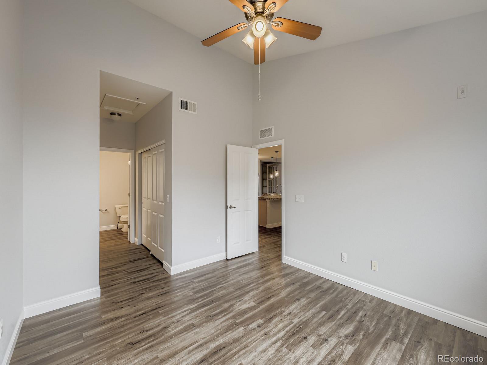 10061 W Victoria Place Unit: 204