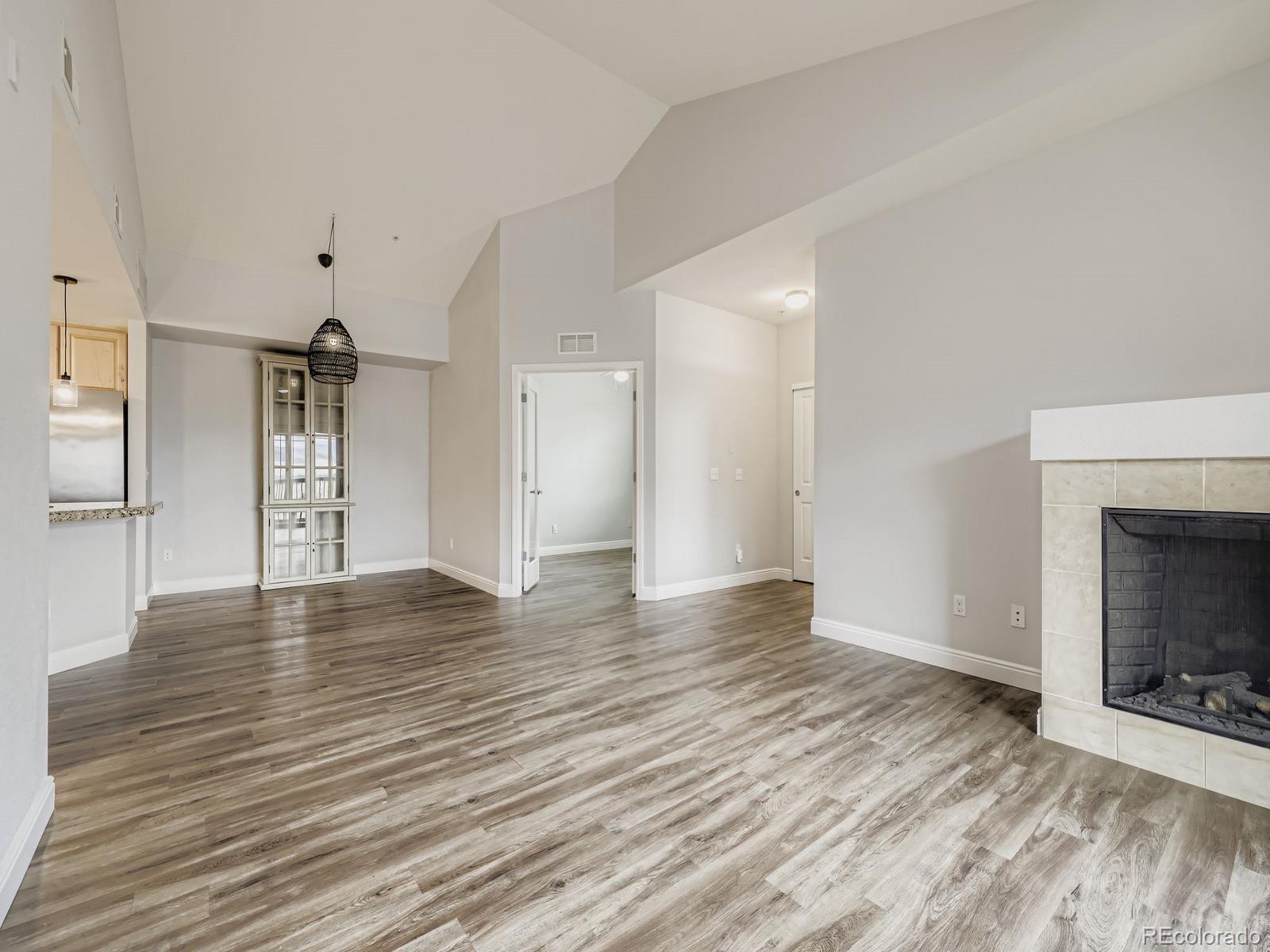 10061 W Victoria Place Unit: 204