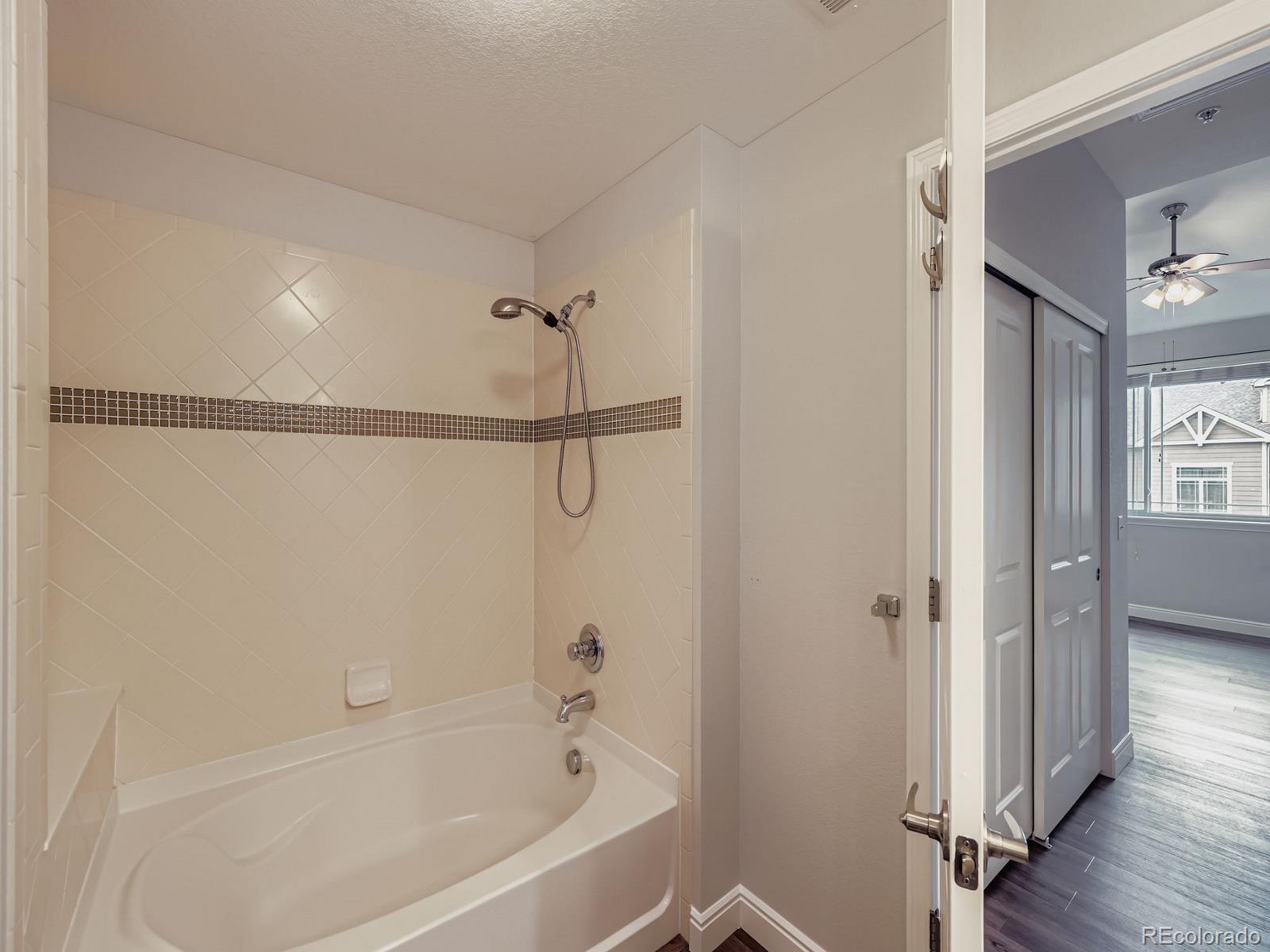 10061 W Victoria Place Unit: 204