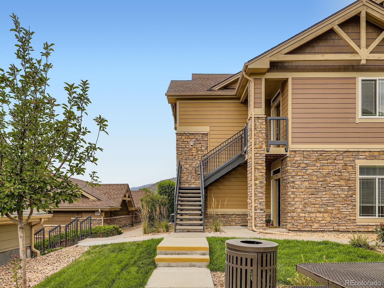 10061 W Victoria Place Unit: 204