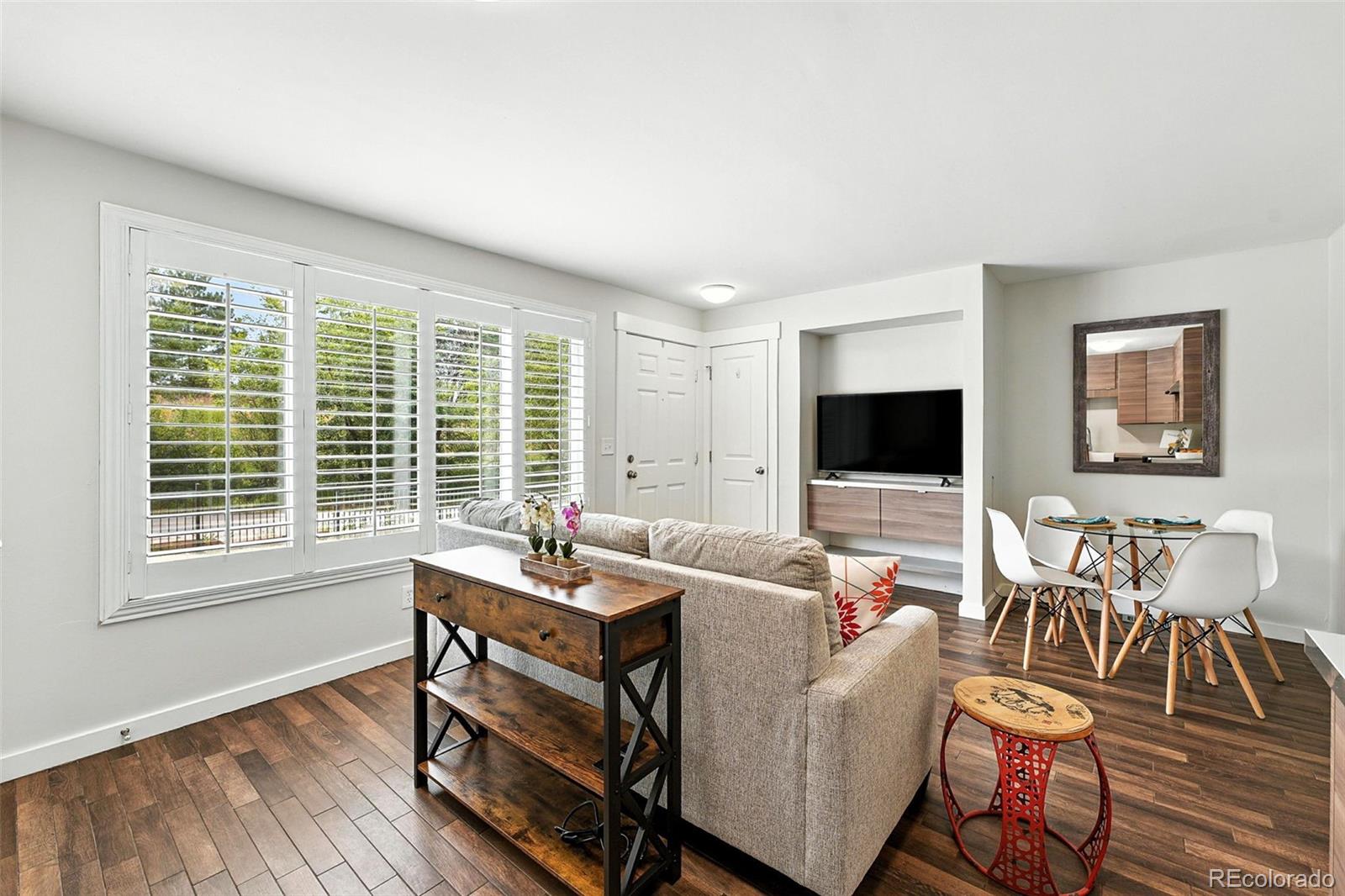 5250 S Huron Way Unit: 6-101