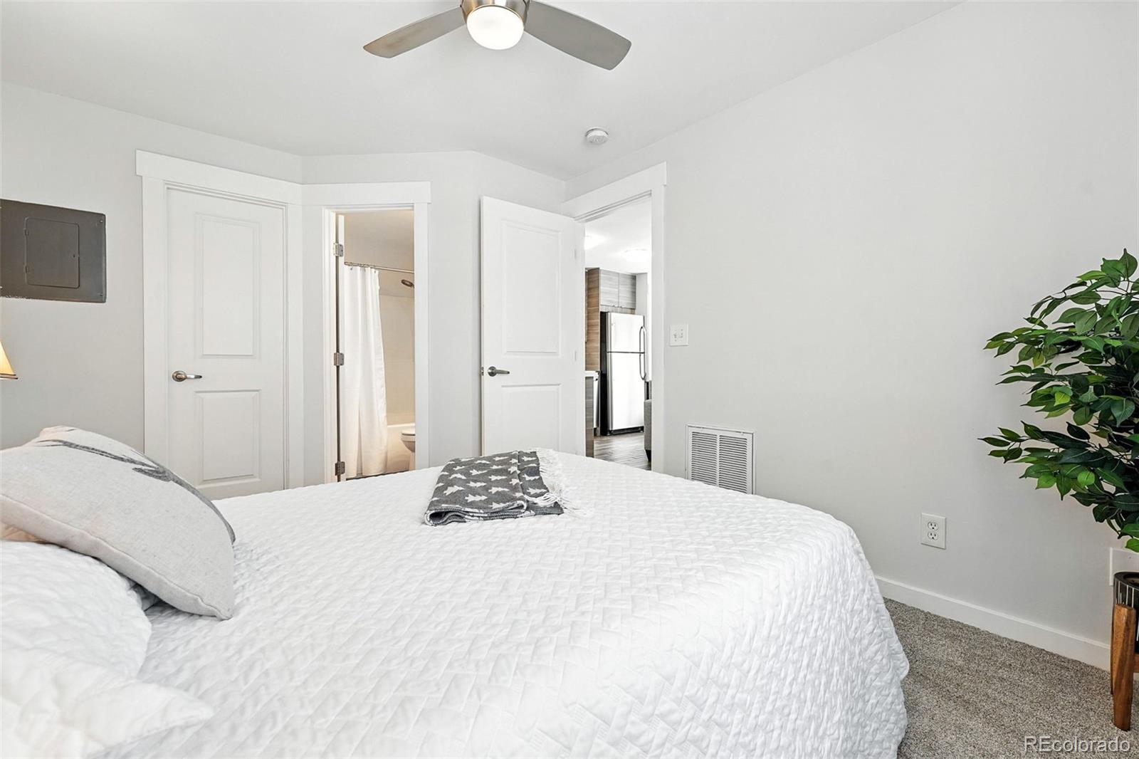 5250 S Huron Way Unit: 6-101