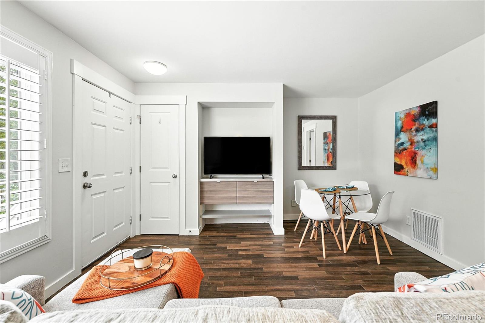 5250 S Huron Way Unit: 6-101