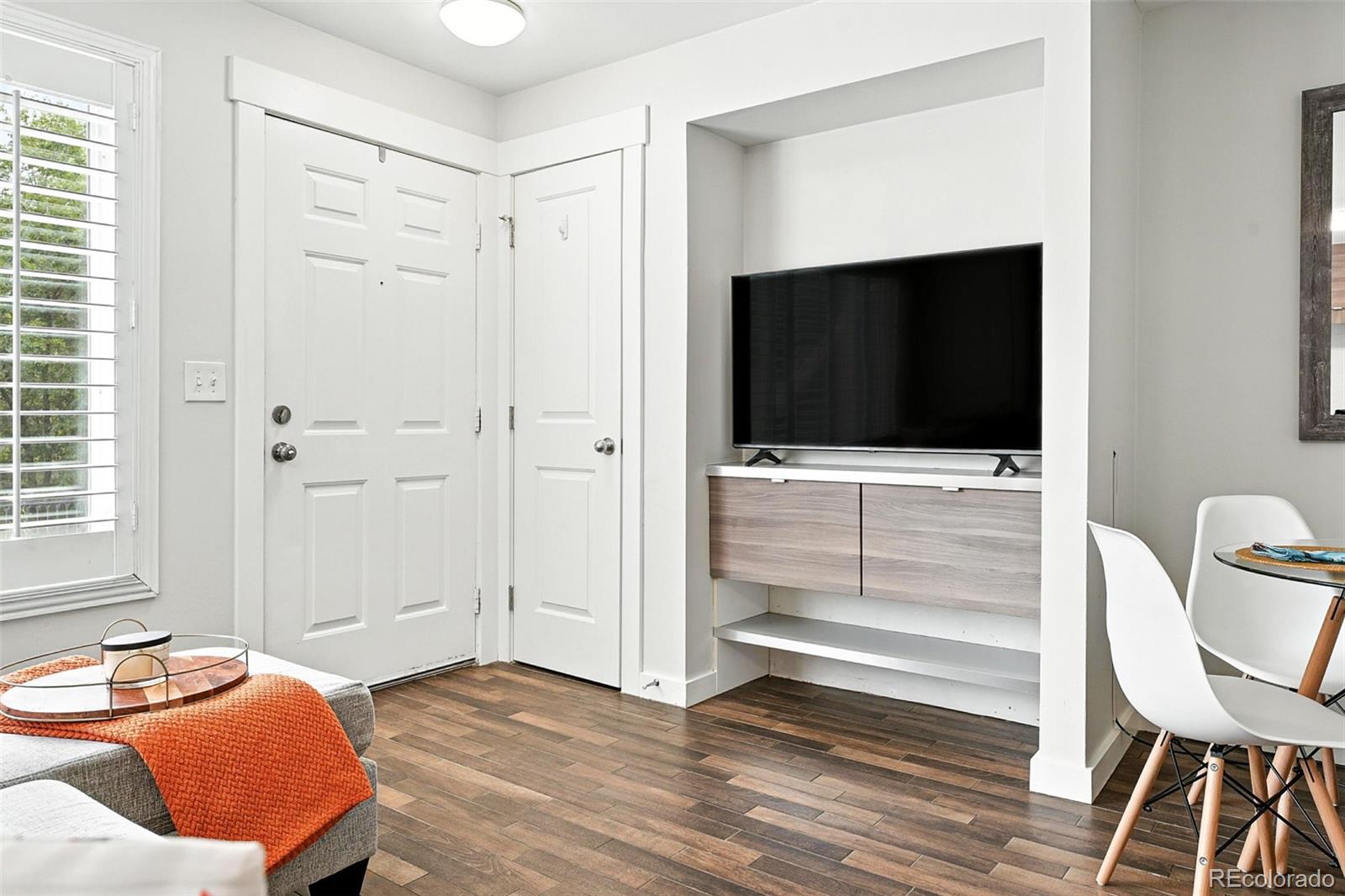 5250 S Huron Way Unit: 6-101