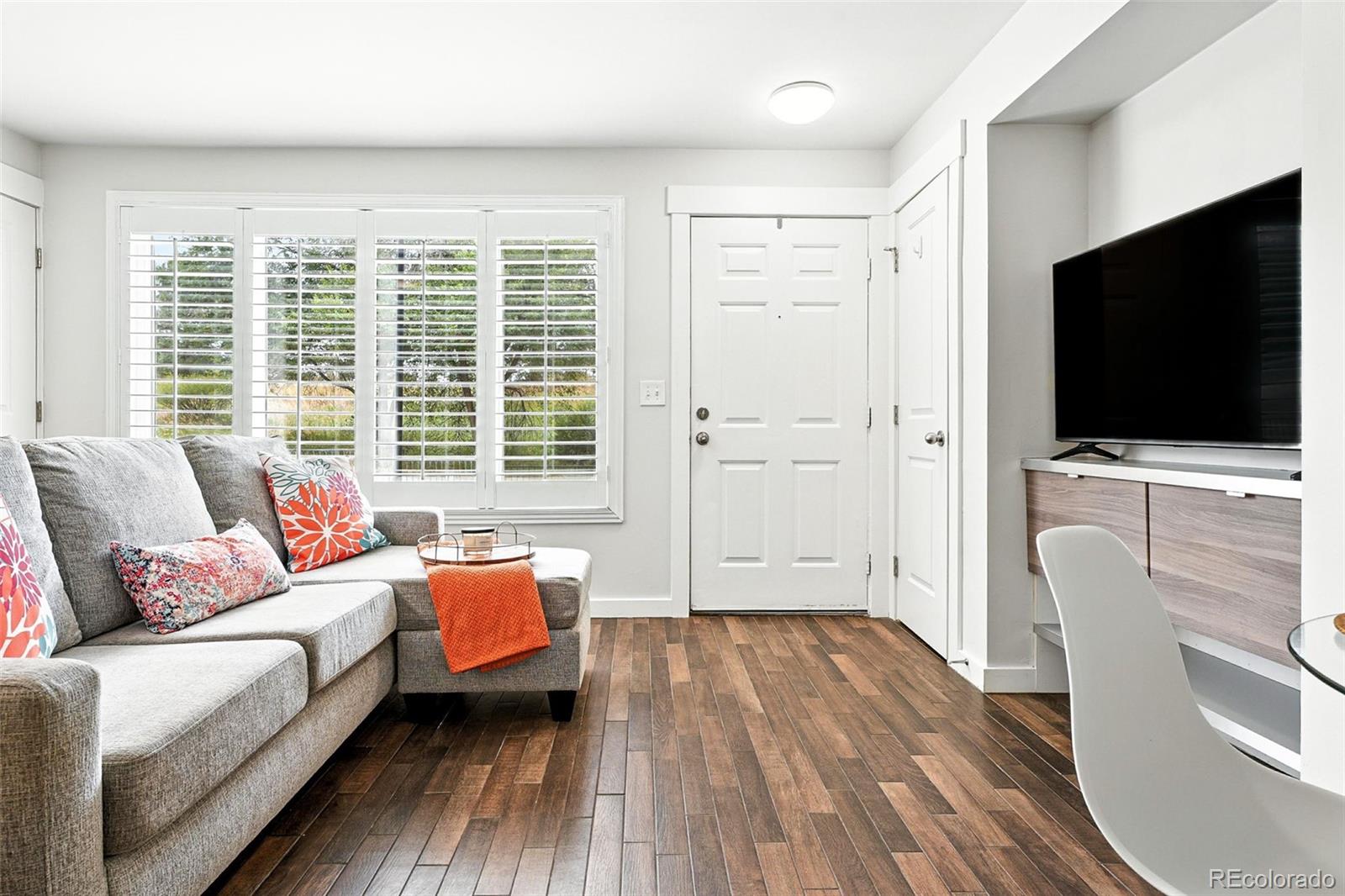 5250 S Huron Way Unit: 6-101