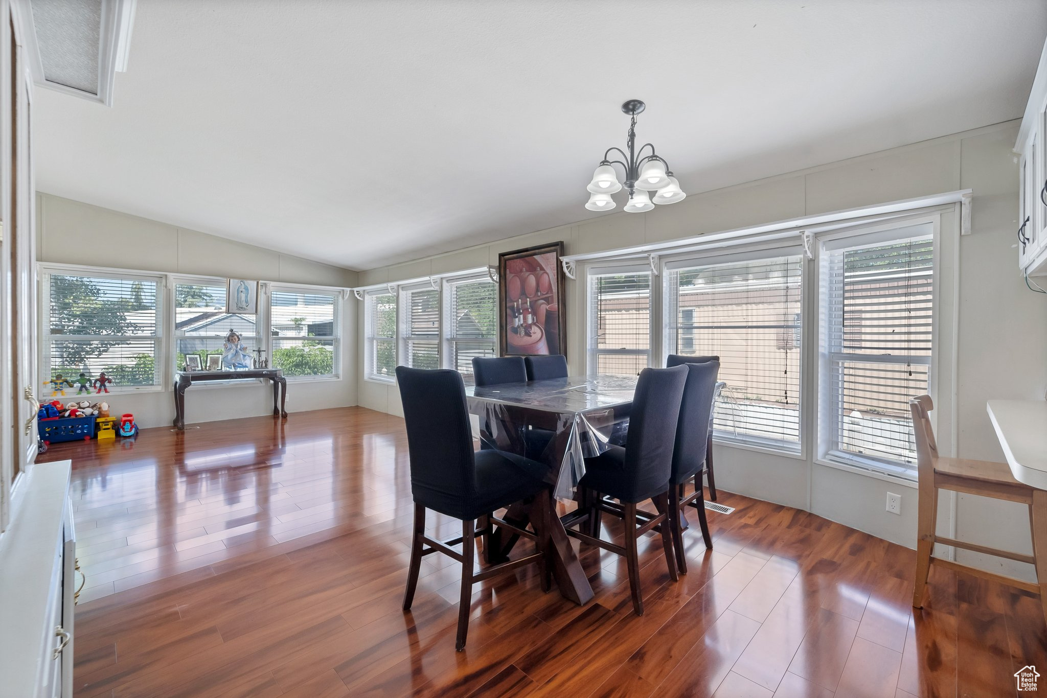 253 GUENEVERE ST #209