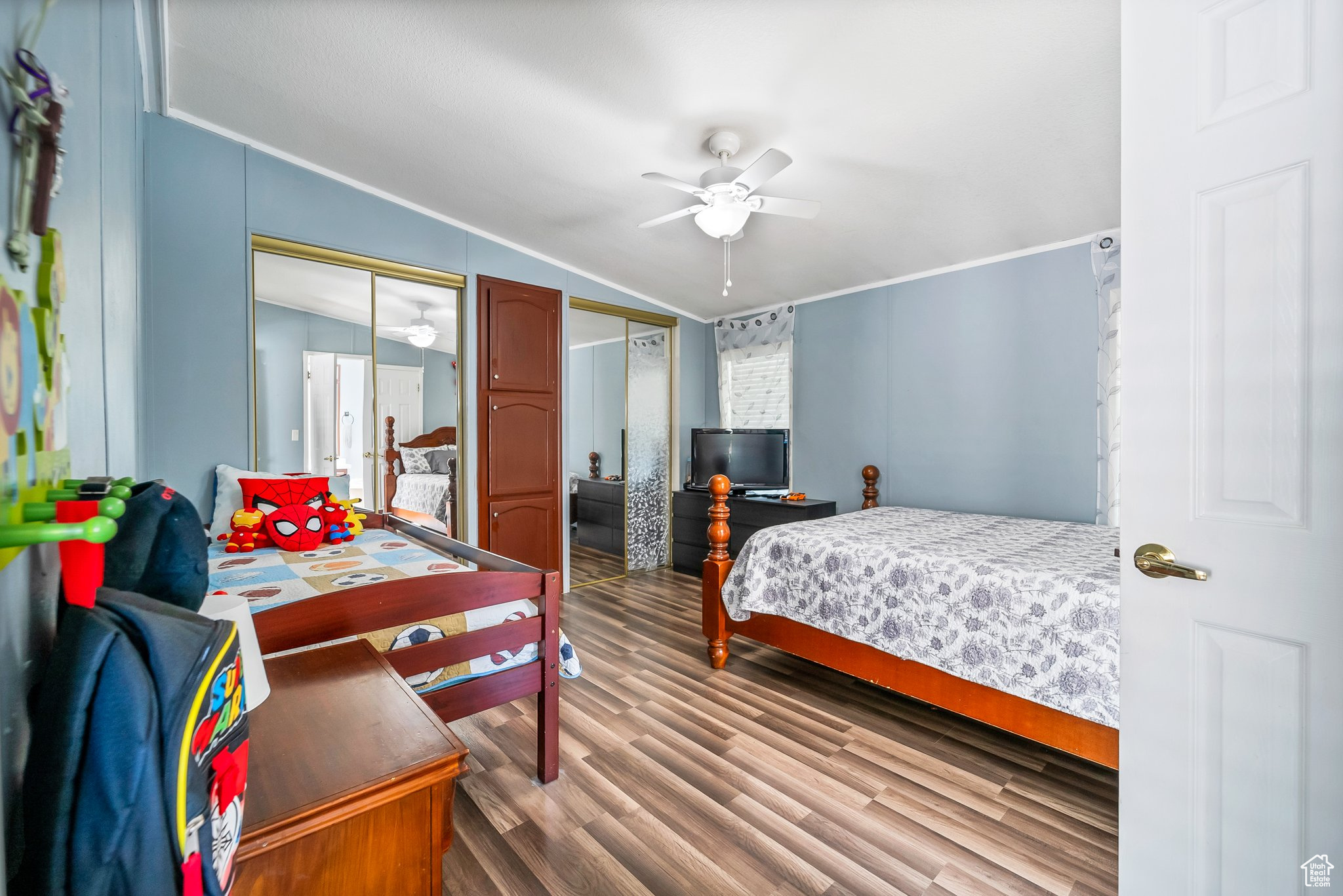 253 GUENEVERE ST #209