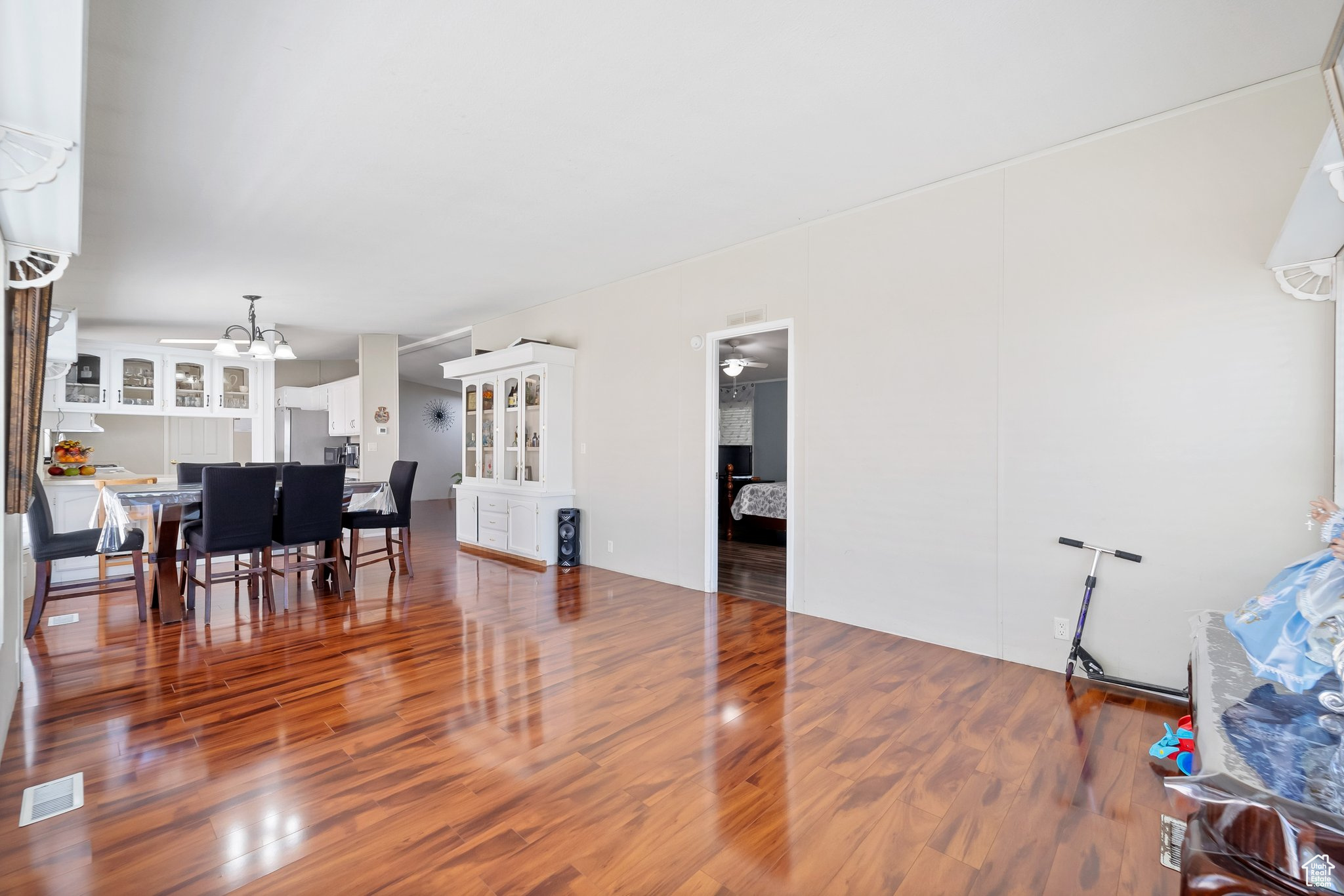 253 GUENEVERE ST #209